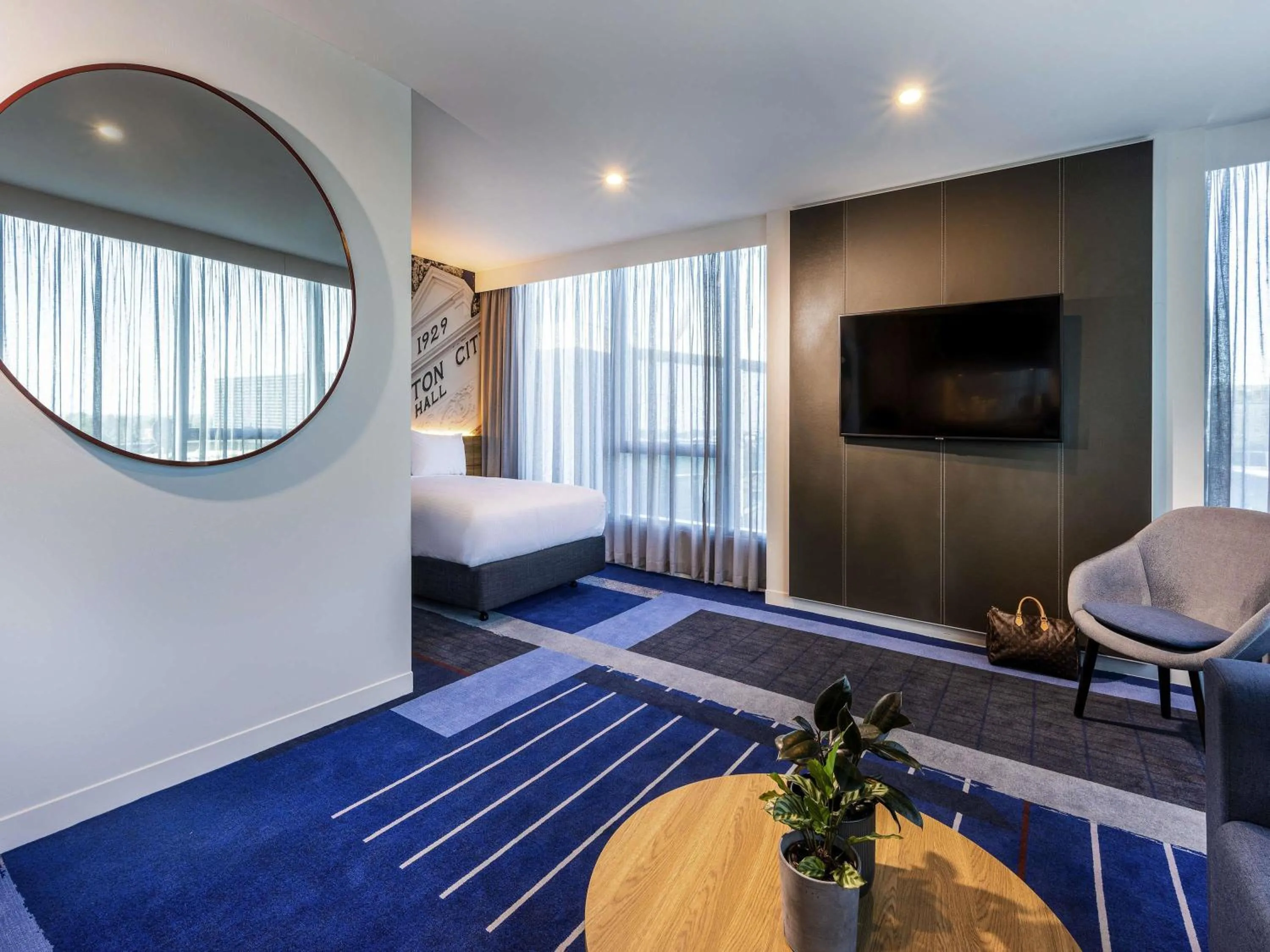 Bedroom, Bed in Novotel Melbourne Preston