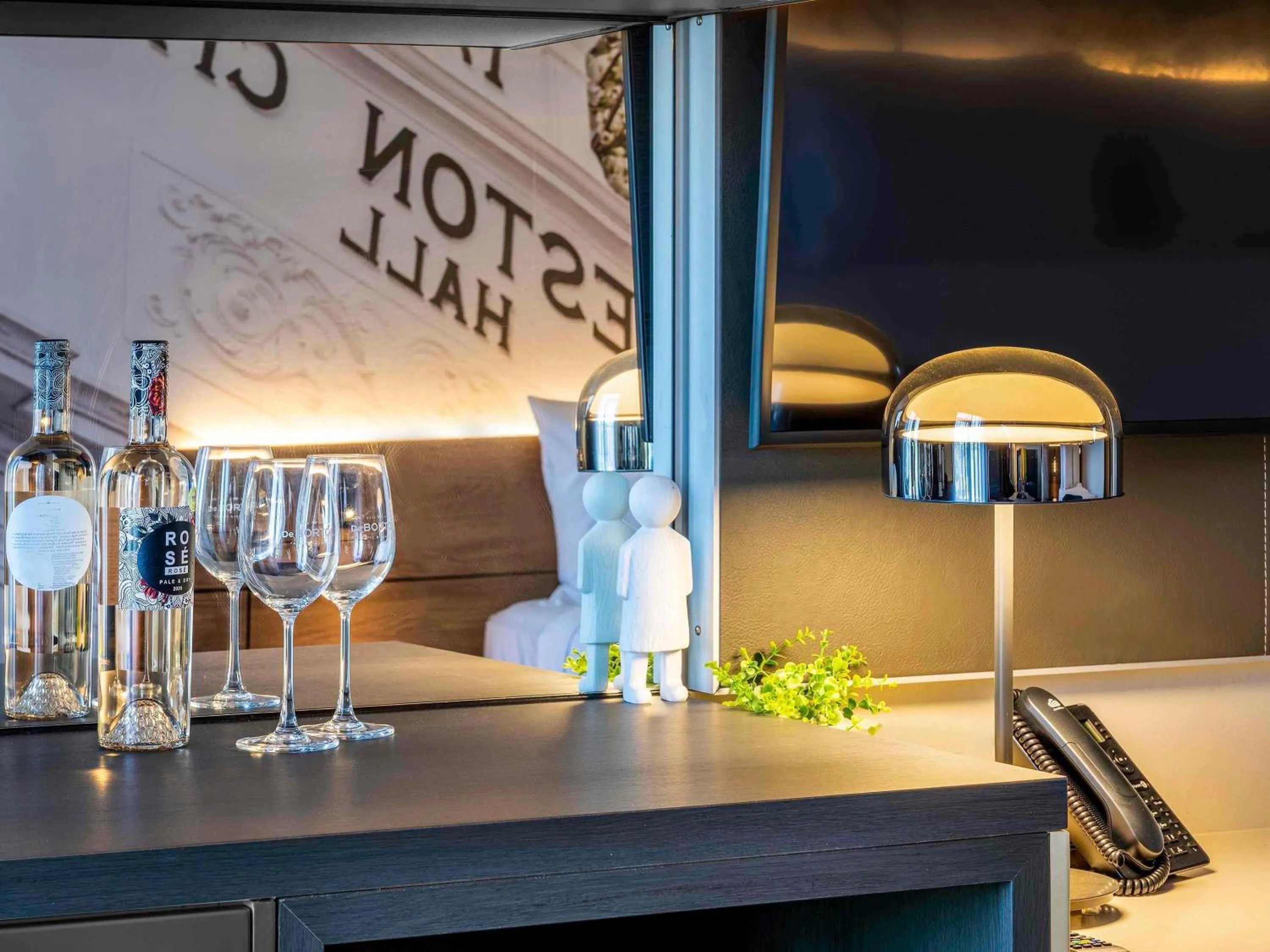 Photo of the whole room in Novotel Melbourne Preston