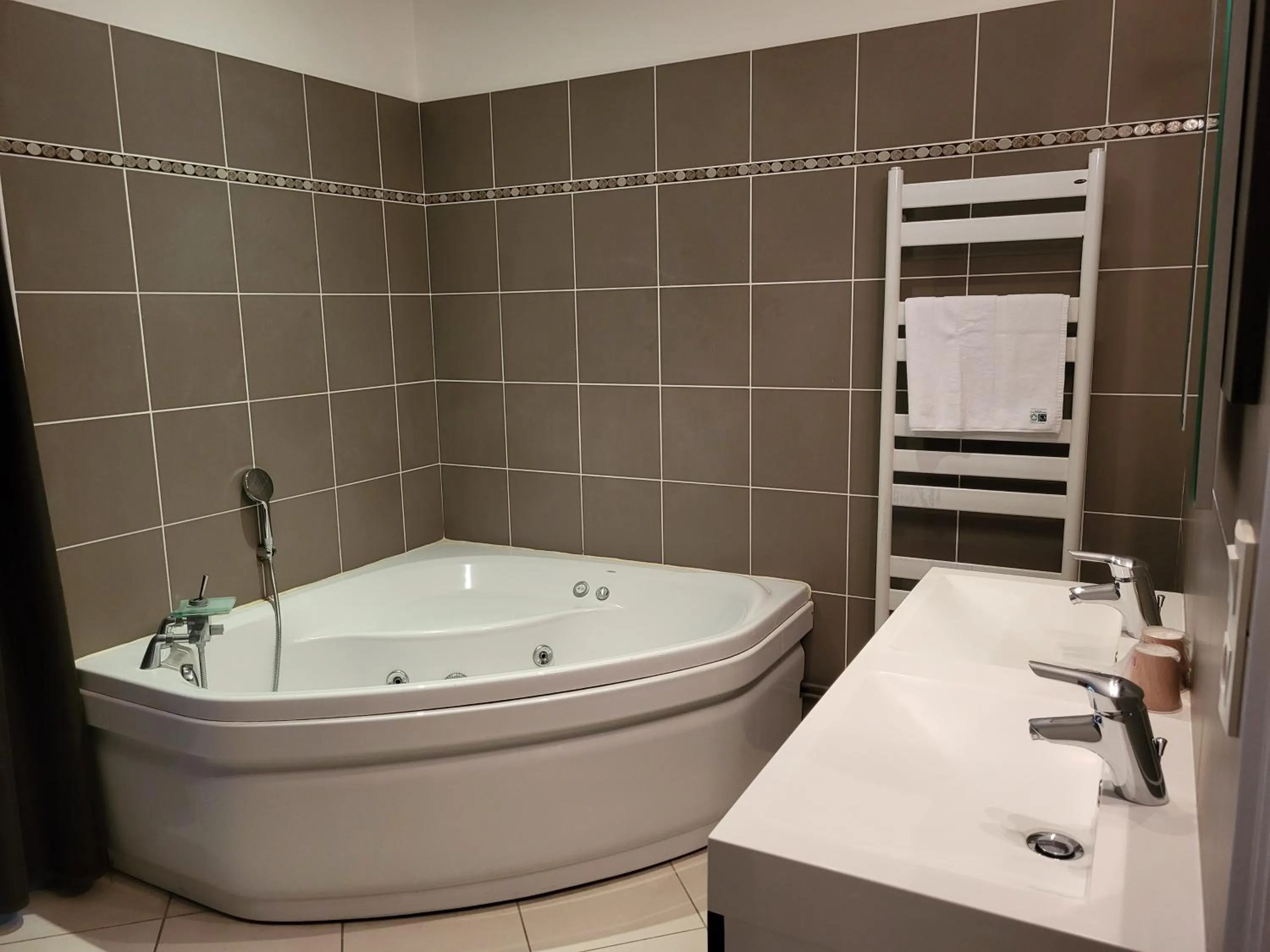 Hot Tub in Chambres d'Hôtes La petite Salamandre