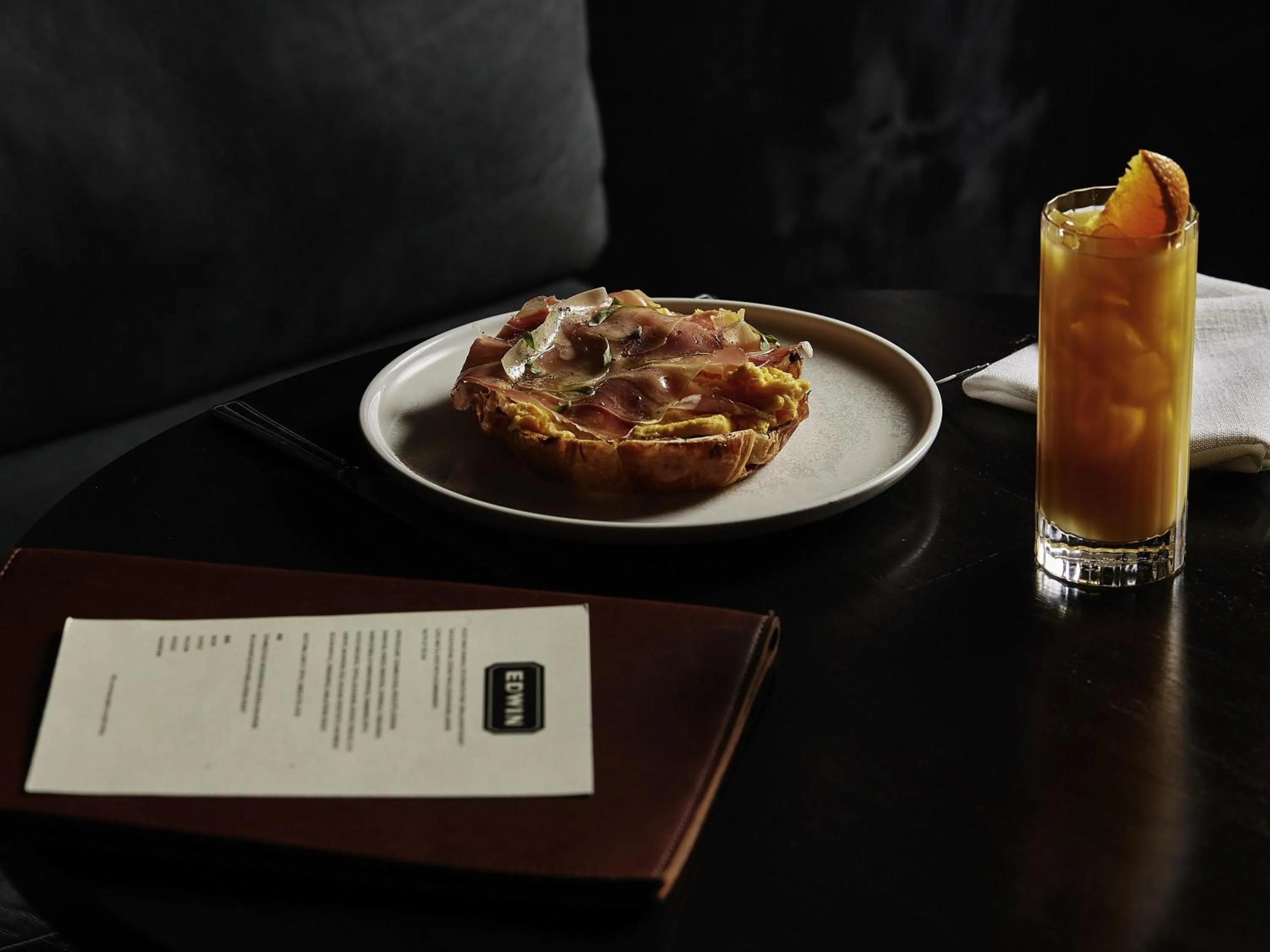 Restaurant/places to eat in Shadow Play by Peppers