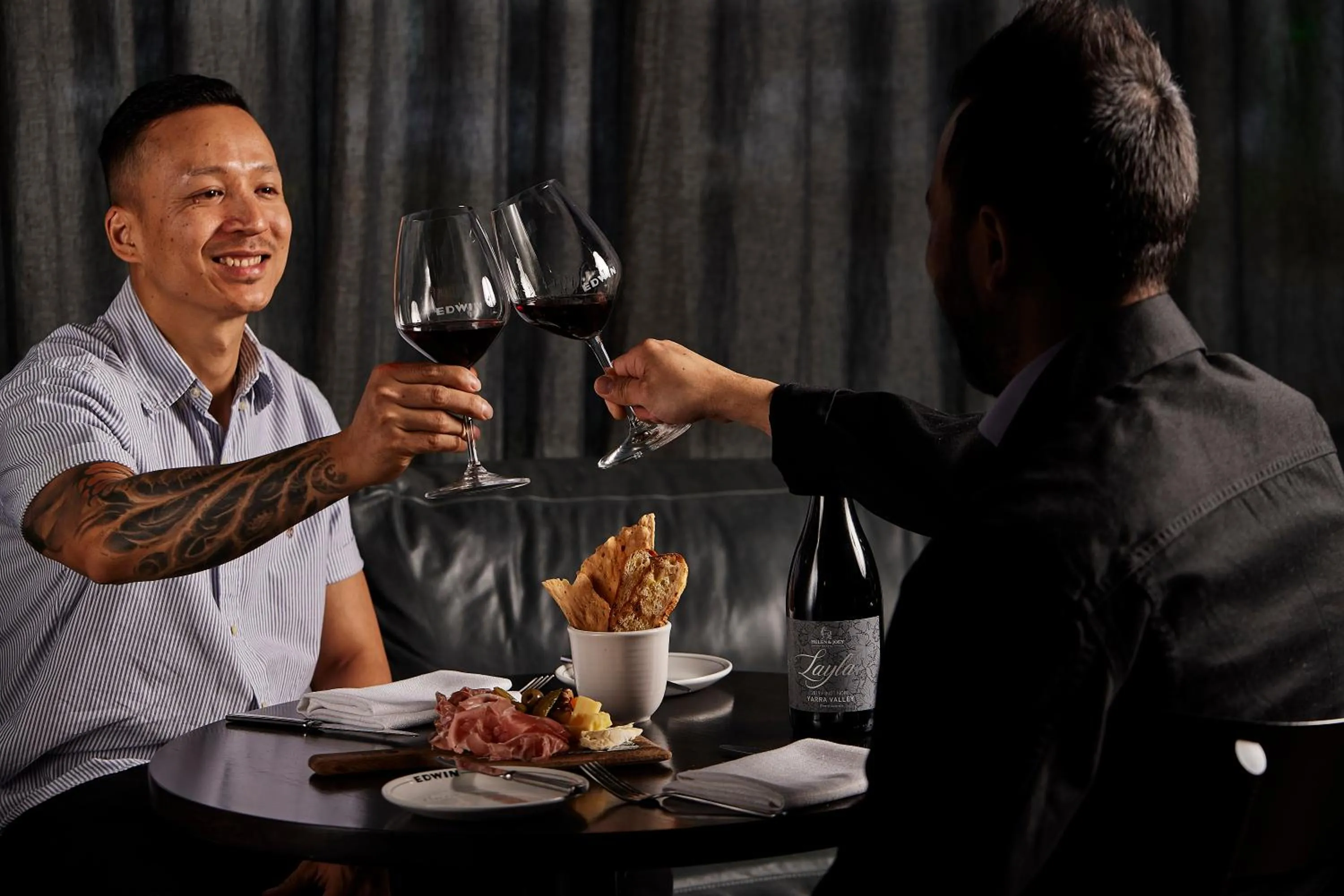 Restaurant/places to eat in Shadow Play by Peppers