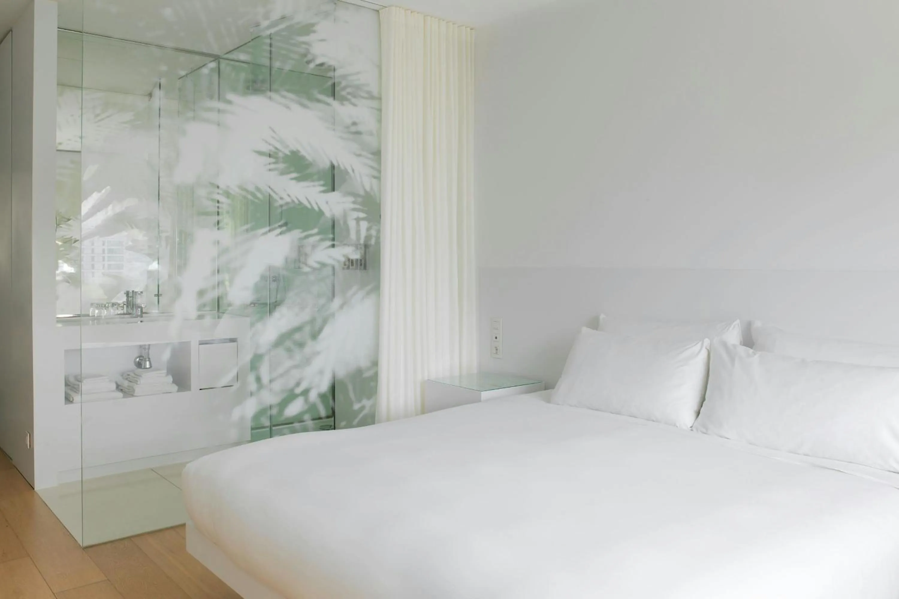 Photo of the whole room, Bed in Renaissance Barcelona Fira Hotel