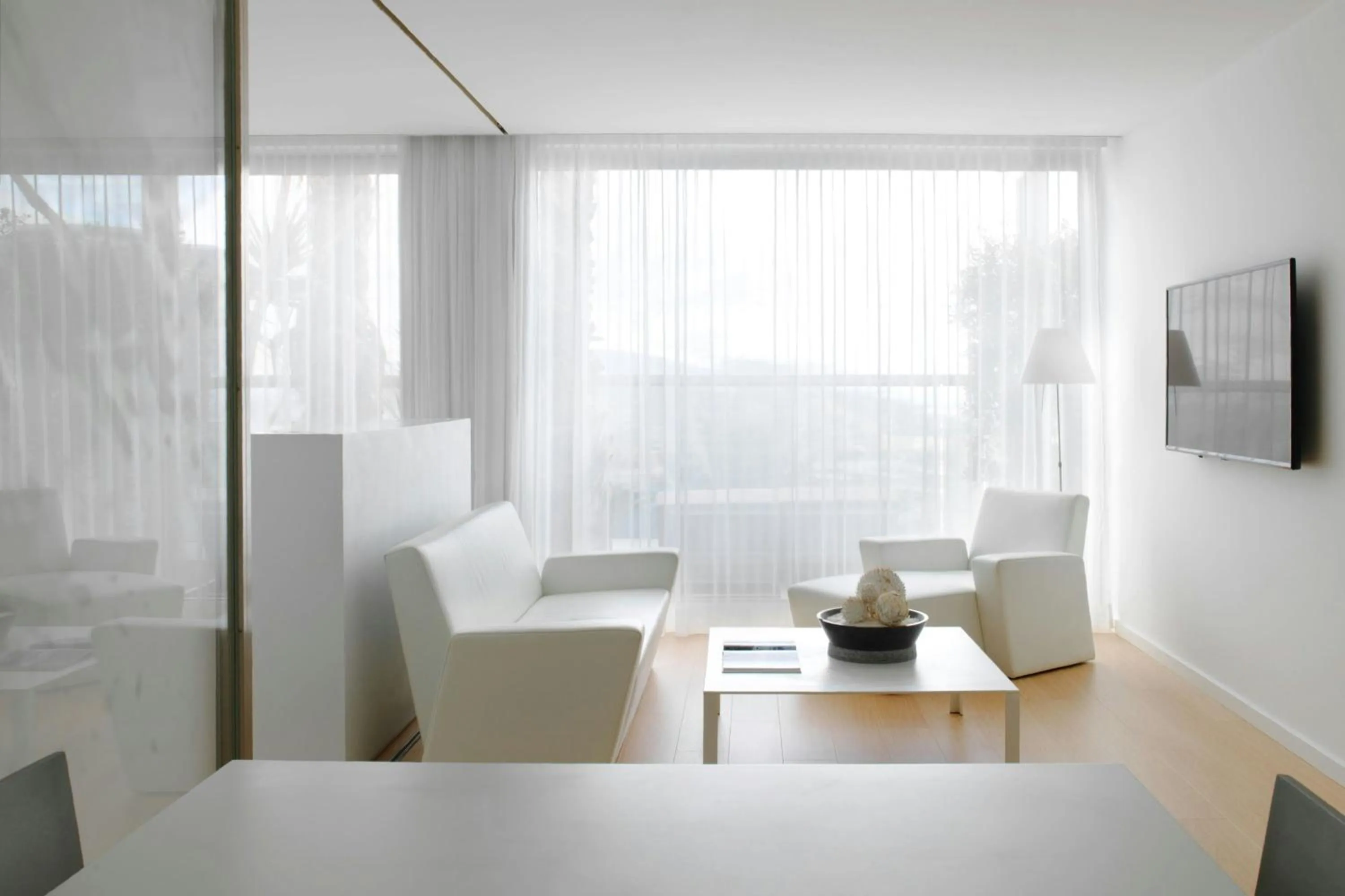 Photo of the whole room in Renaissance Barcelona Fira Hotel