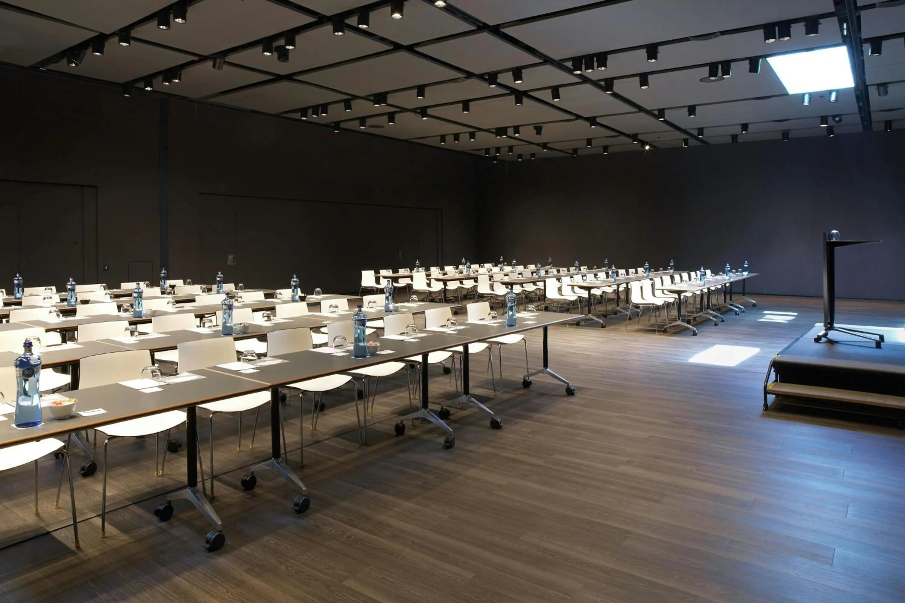 Meeting/conference room in Renaissance Barcelona Fira Hotel