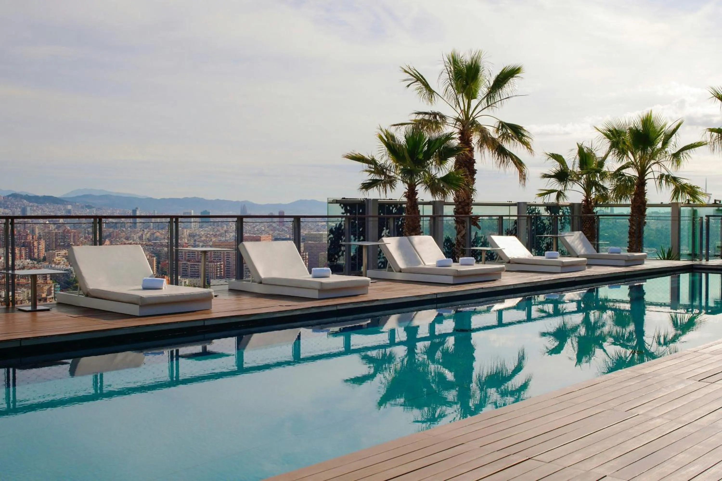 Swimming pool in Renaissance Barcelona Fira Hotel