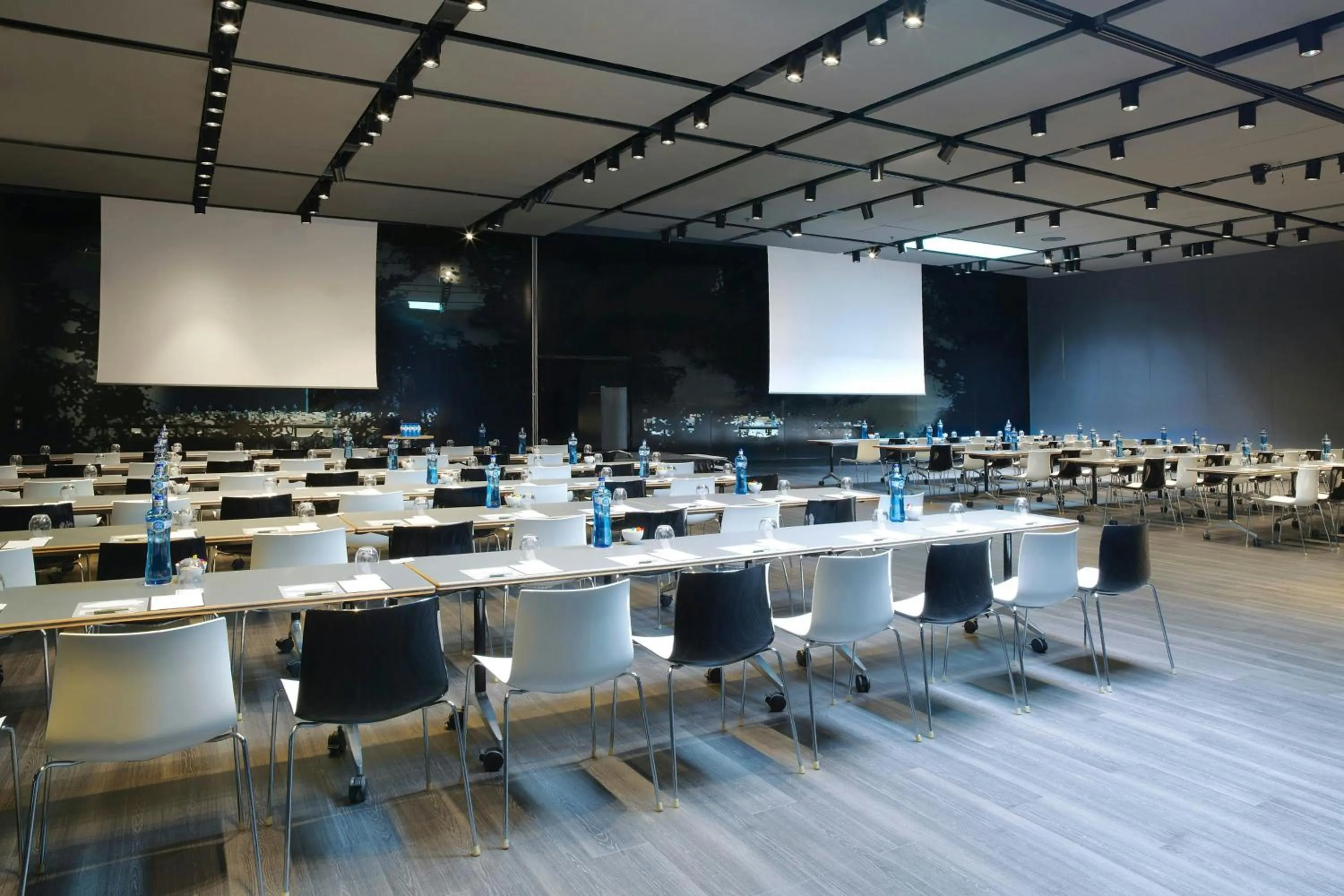 Meeting/conference room in Renaissance Barcelona Fira Hotel