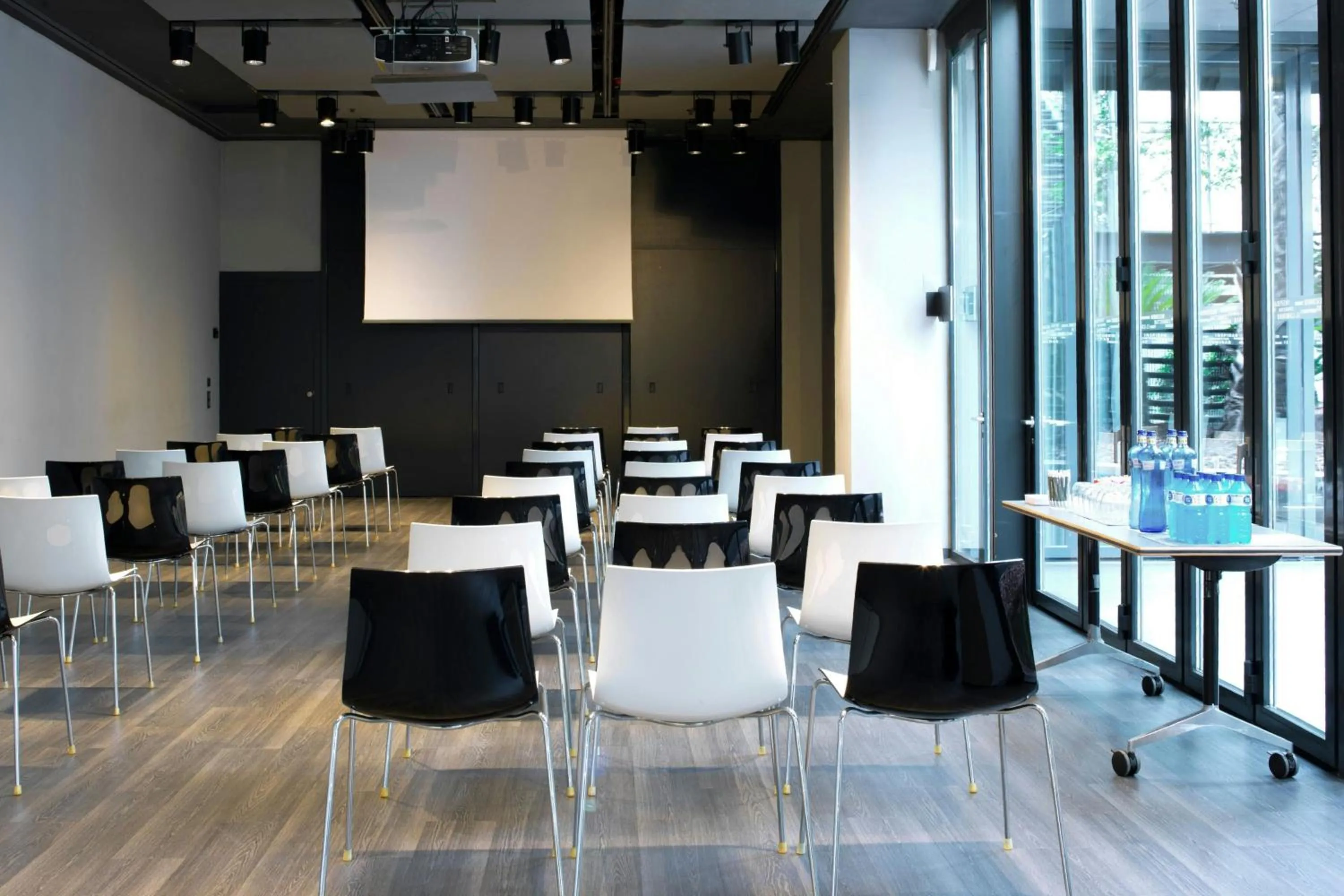 Meeting/conference room in Renaissance Barcelona Fira Hotel
