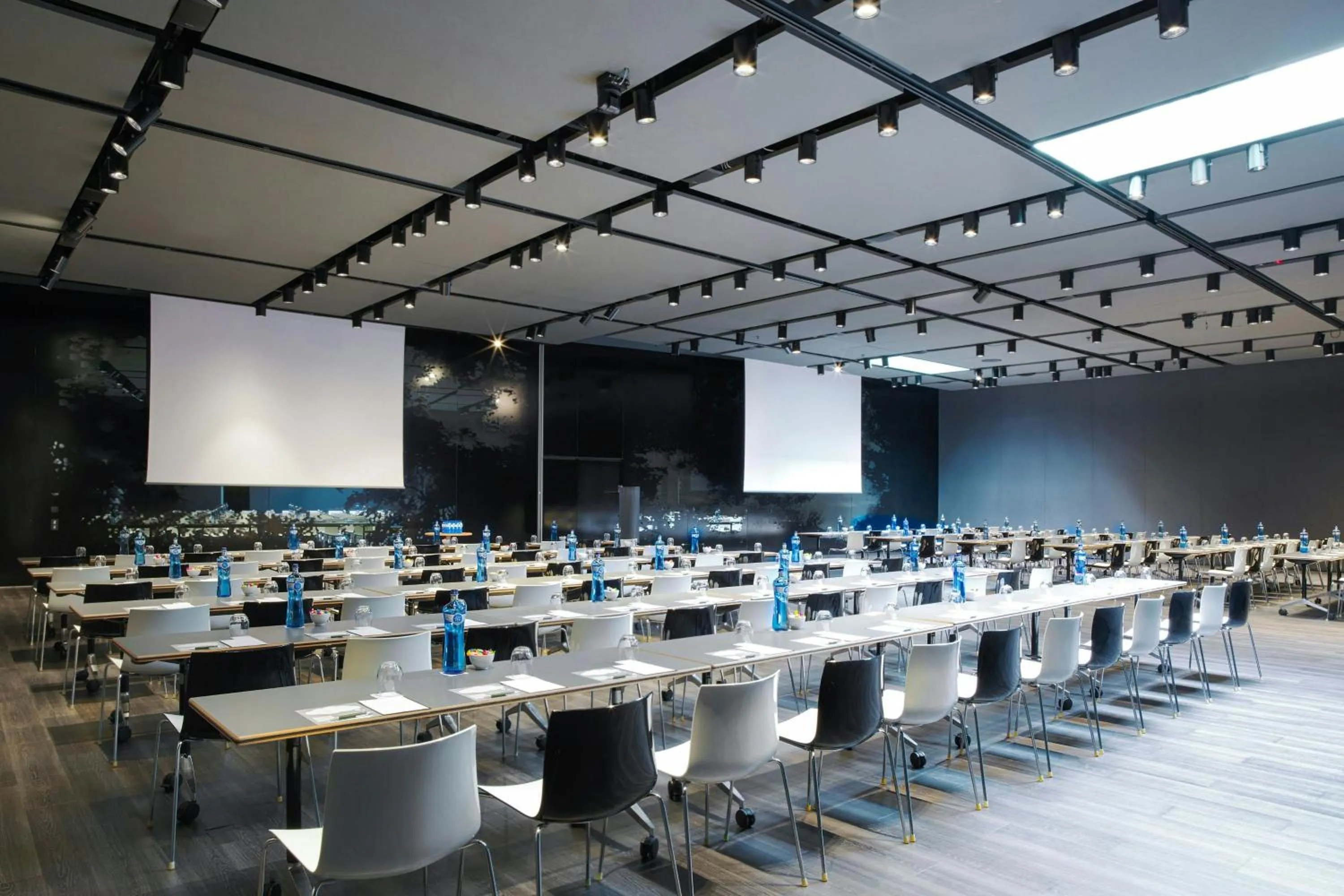 Meeting/conference room in Renaissance Barcelona Fira Hotel