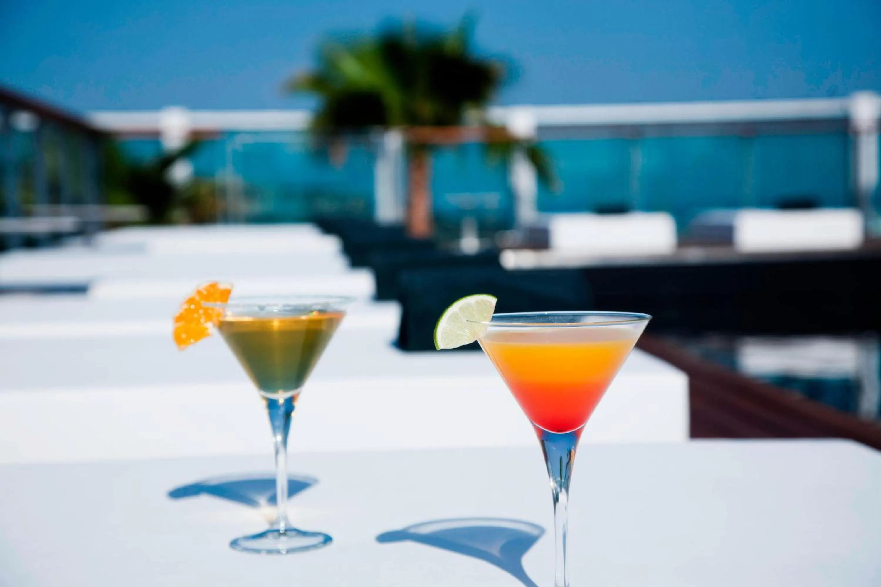 Lounge or bar in Renaissance Barcelona Fira Hotel