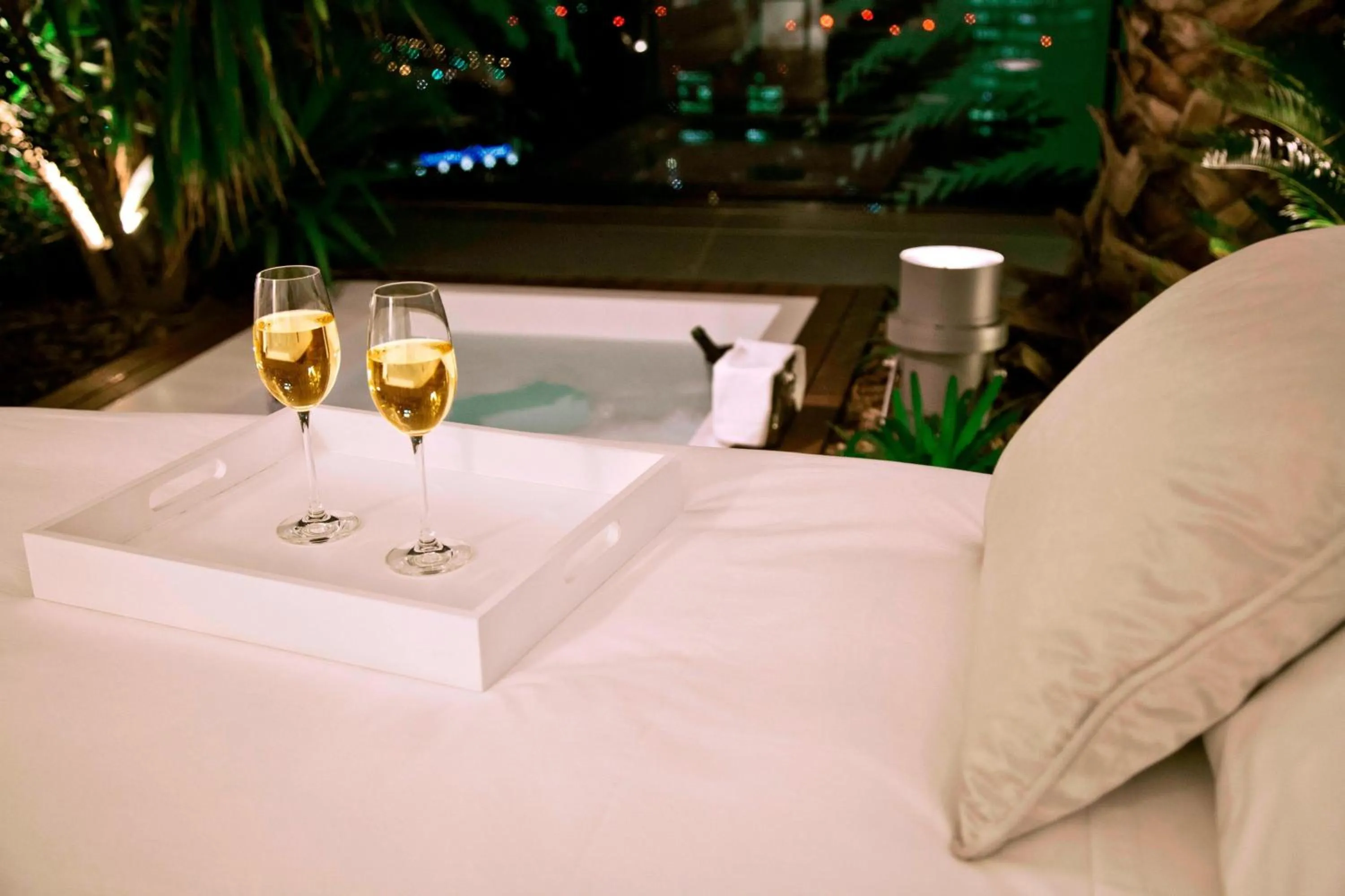 Photo of the whole room in Renaissance Barcelona Fira Hotel