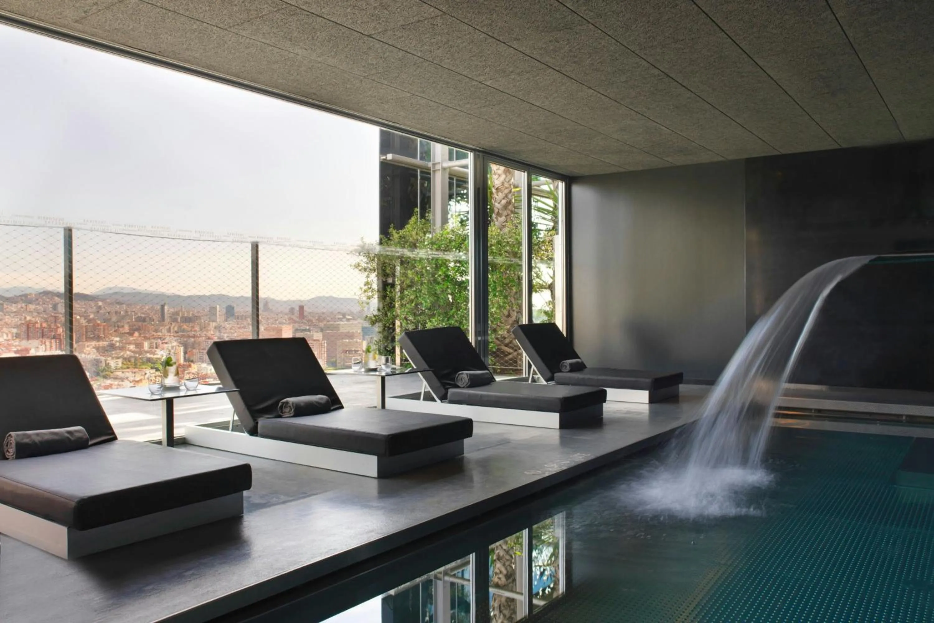 Swimming pool in Renaissance Barcelona Fira Hotel