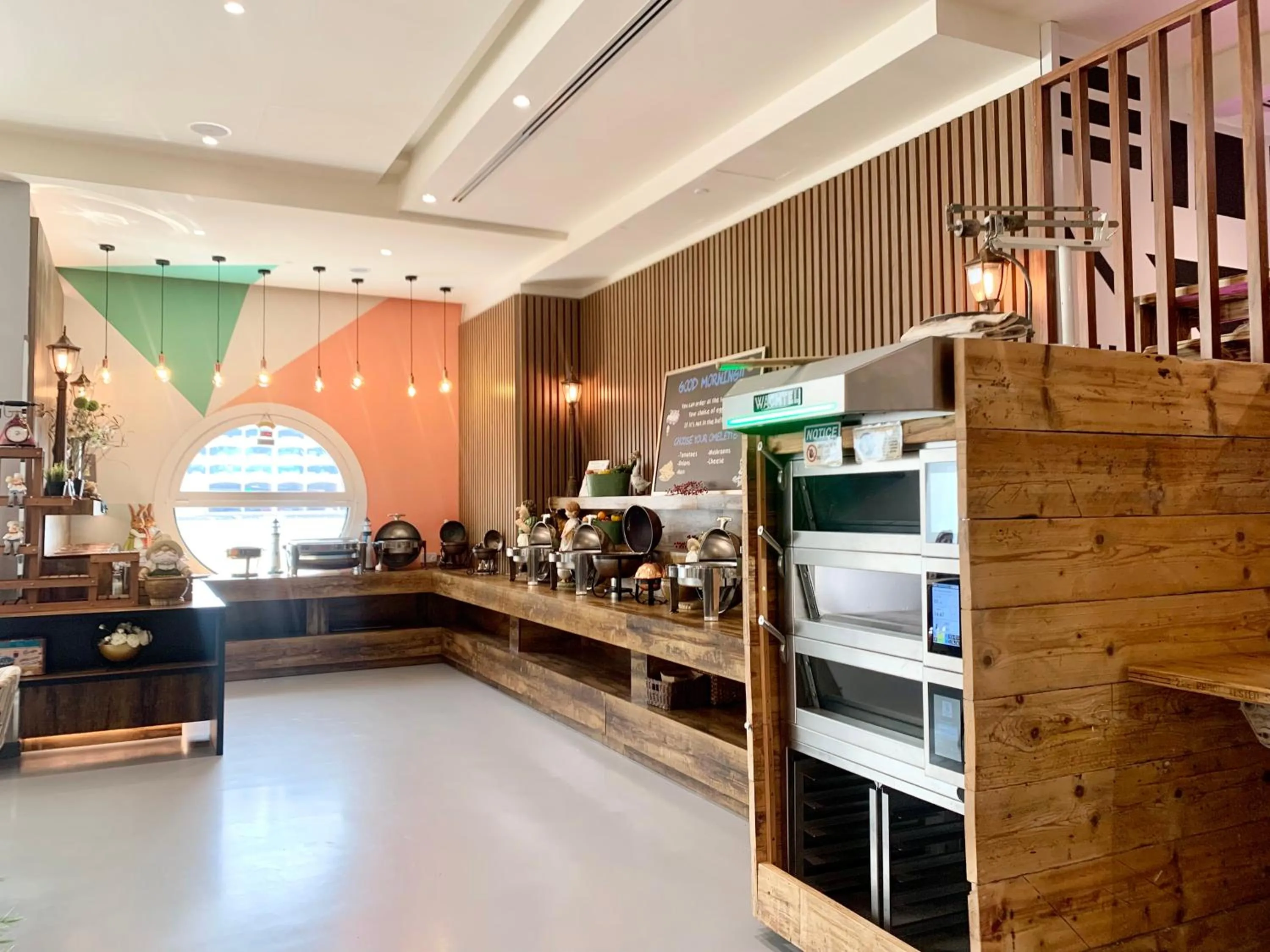 Restaurant/places to eat in Leva Hotel and Suites, Opposite Downtown