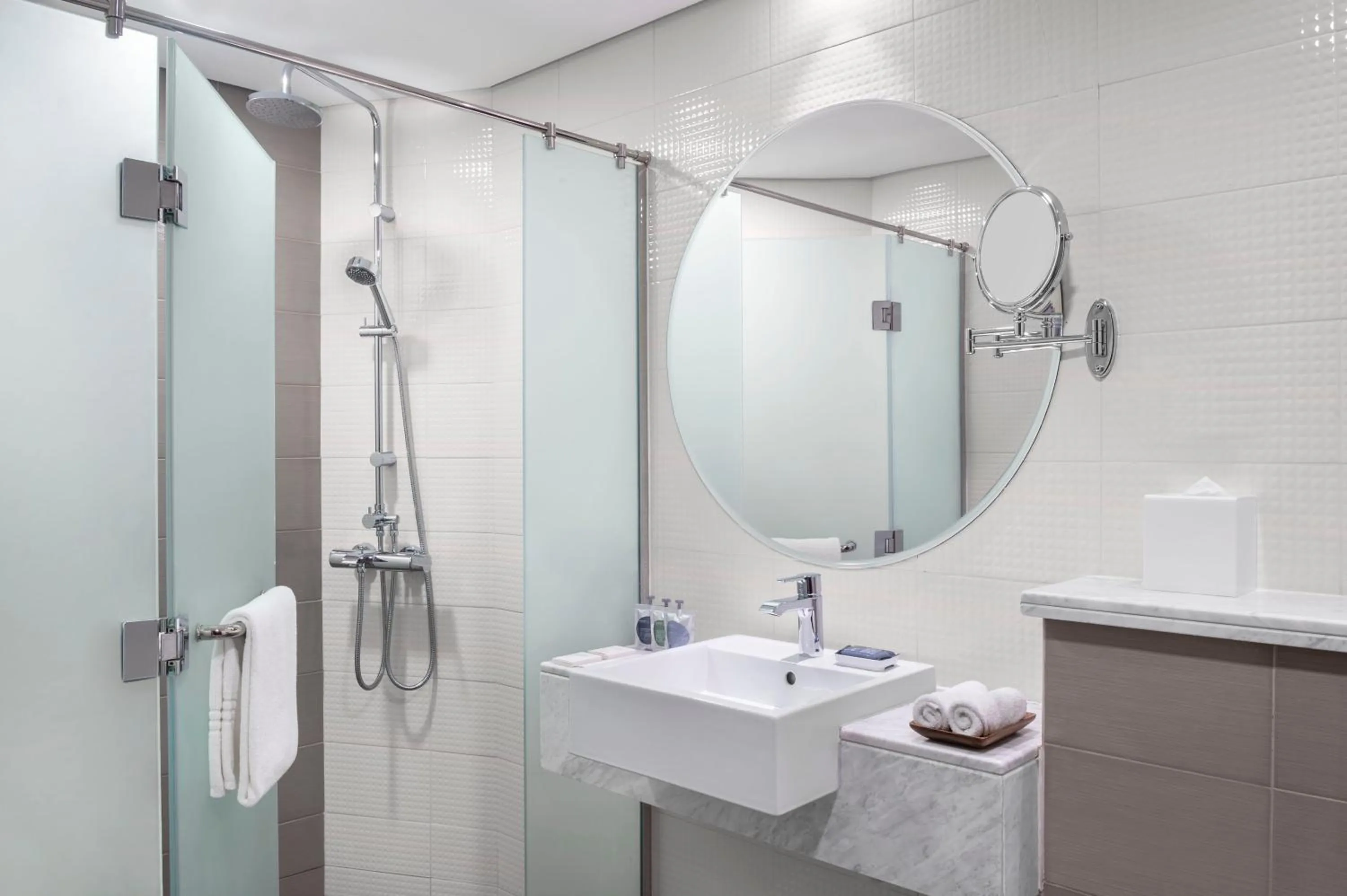 Shower in Leva Hotel and Suites, Opposite Downtown