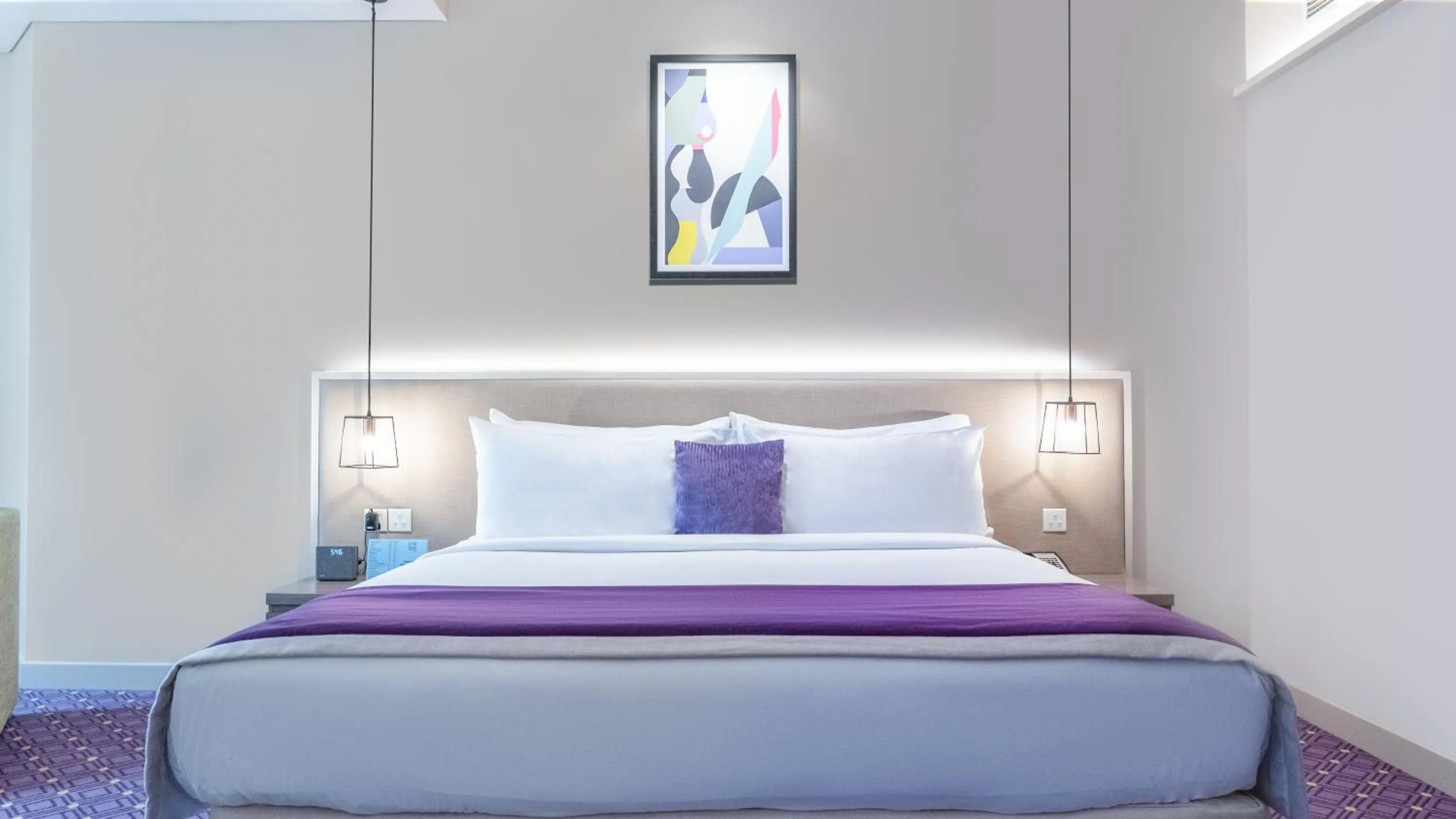 Bed in Leva Hotel and Suites, Opposite Downtown