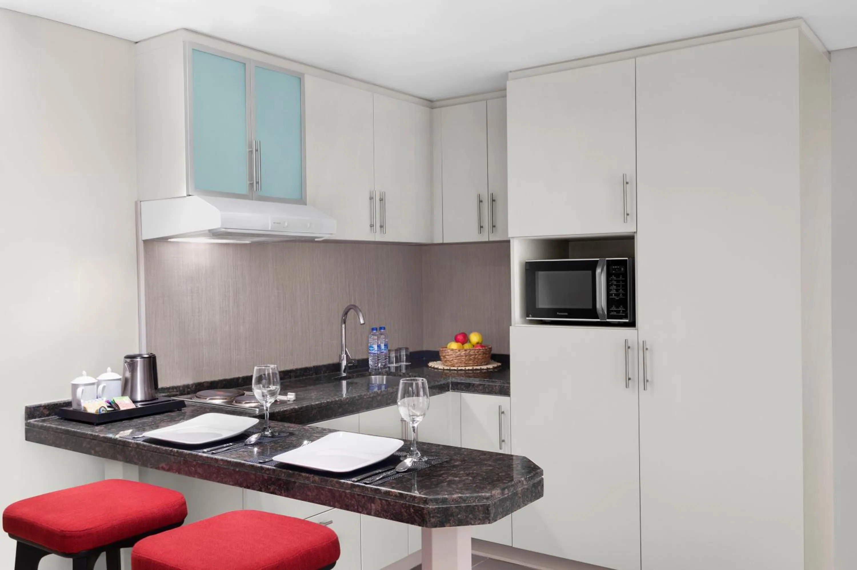 Kitchen or kitchenette in Leva Hotel and Suites, Opposite Downtown