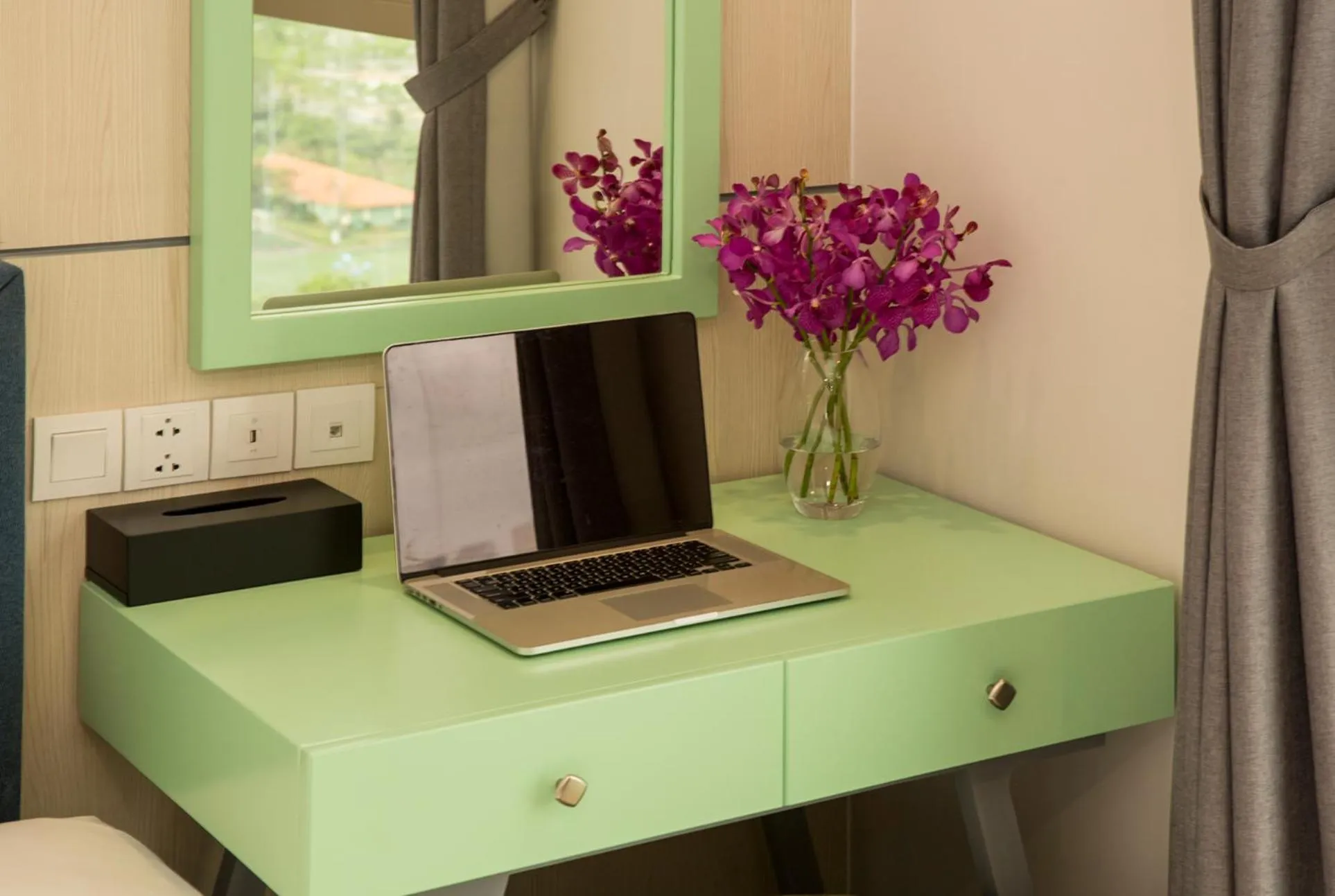 hair dresser in Grand Citiview Da Nang Hotel