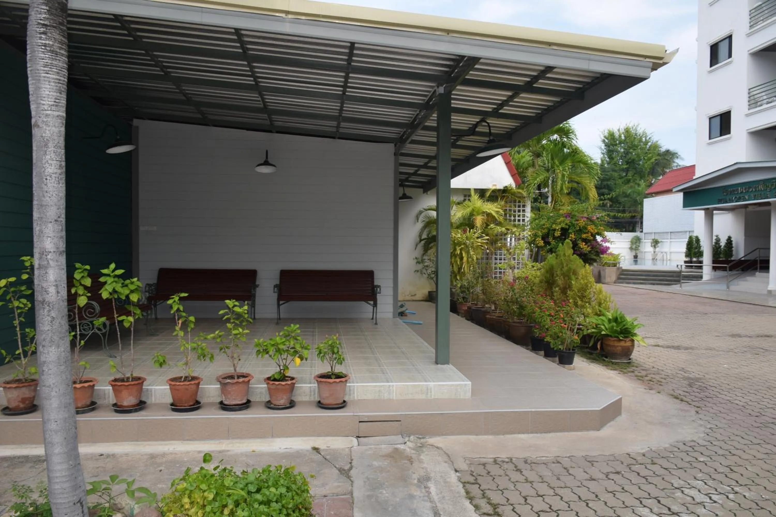 Puangpen Villa Hotel