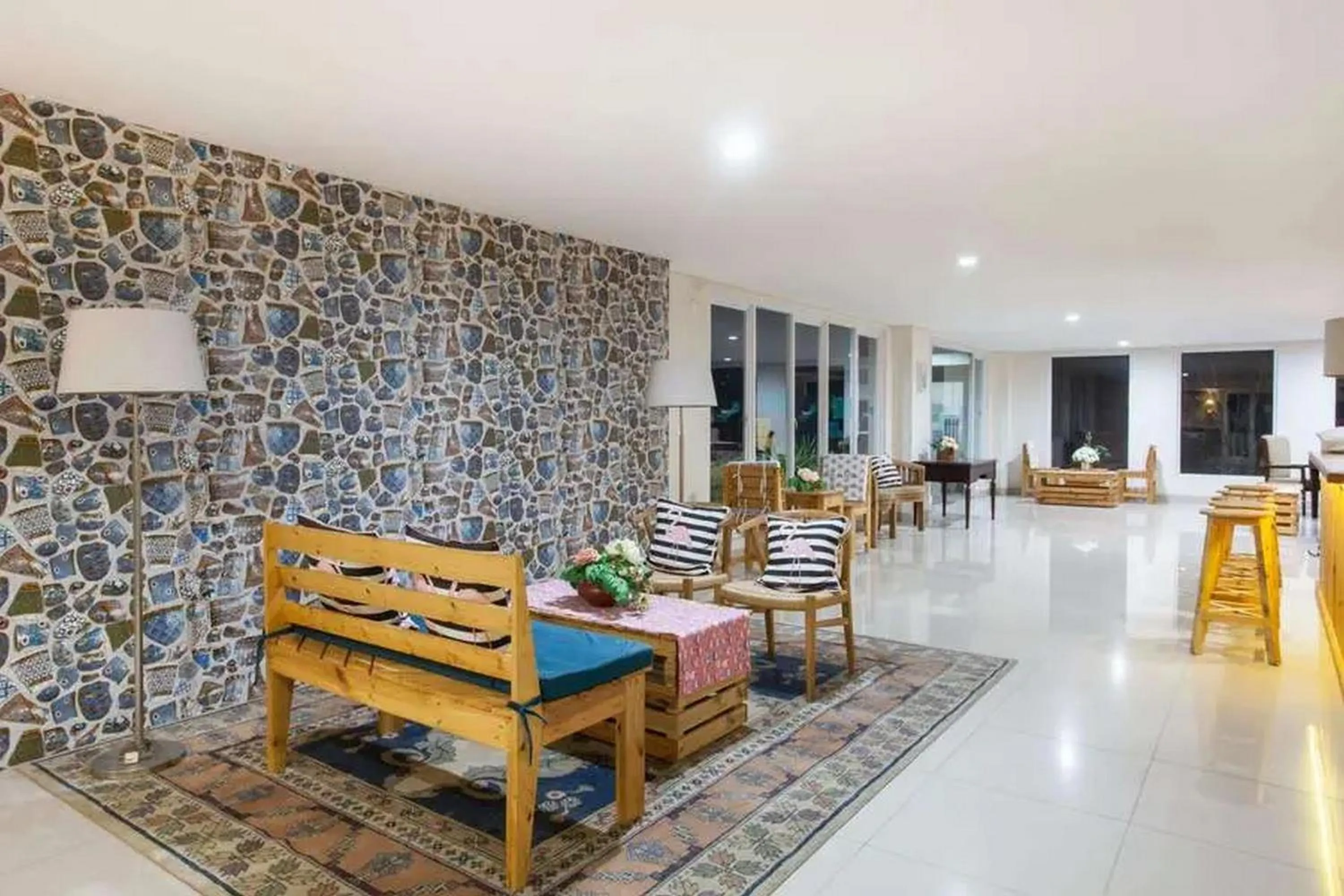 Living room in RedDoorz Plus at Riverside Malang