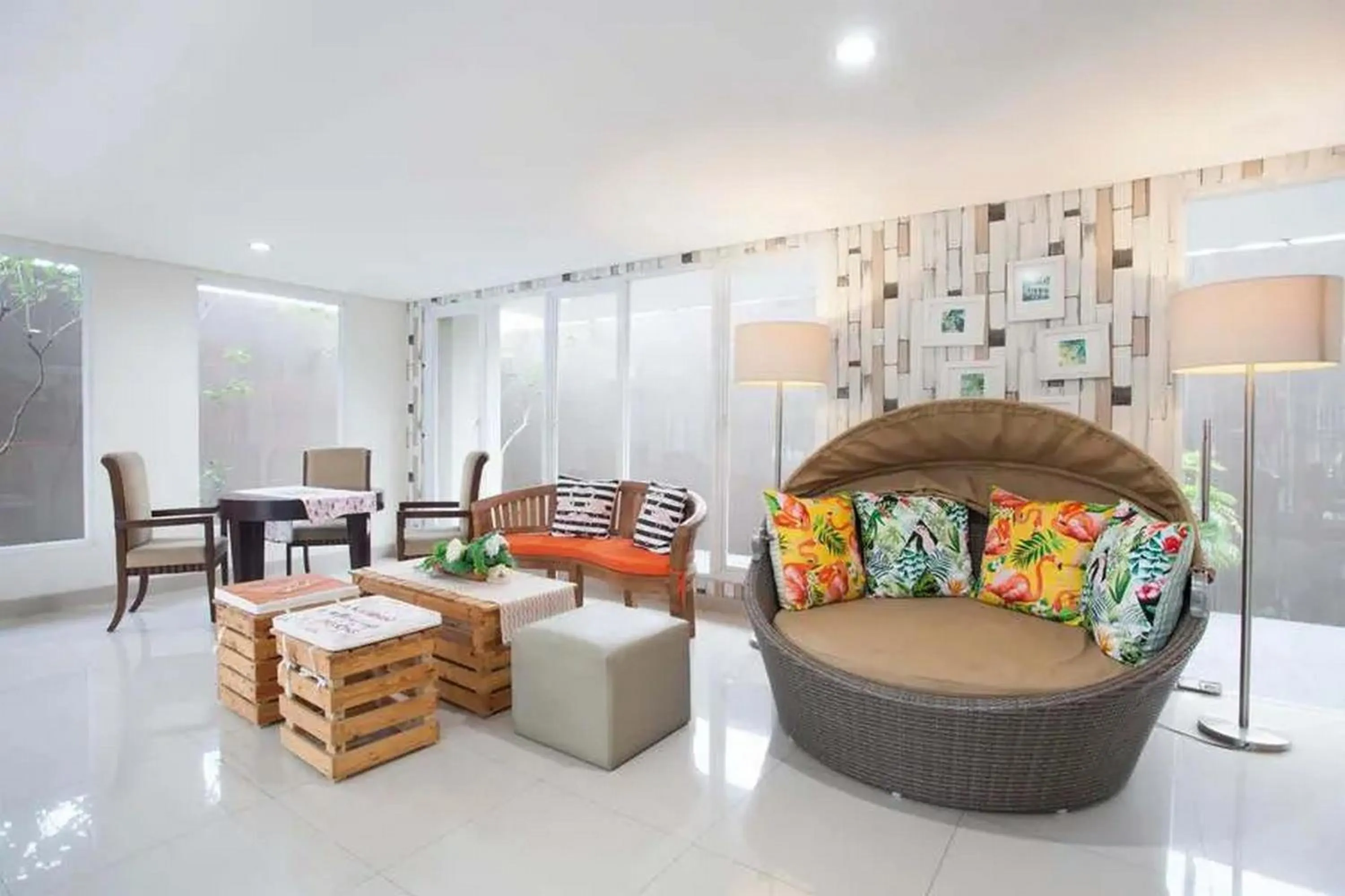 Living room in RedDoorz Plus at Riverside Malang