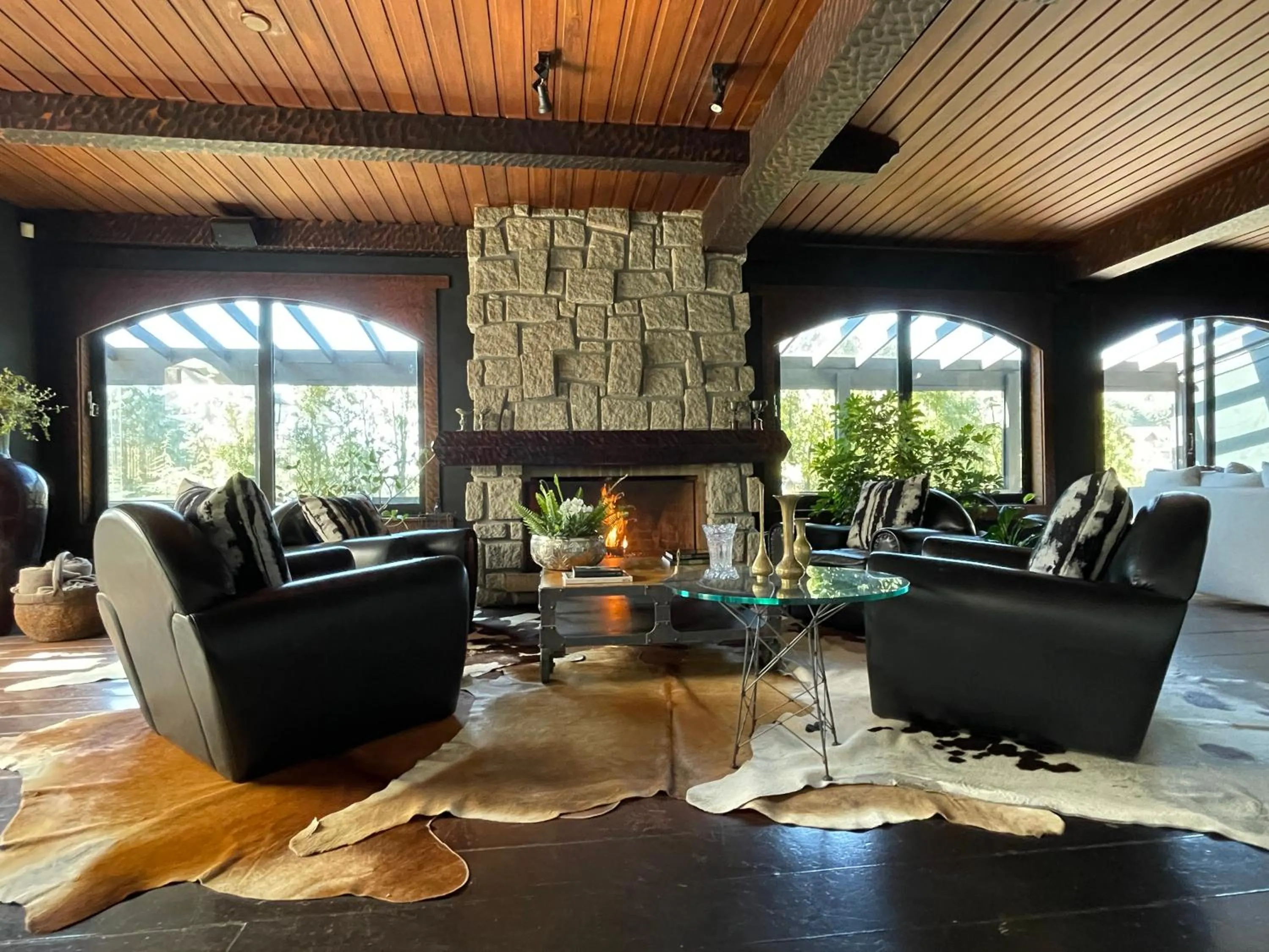 Living room in Alma Hotel