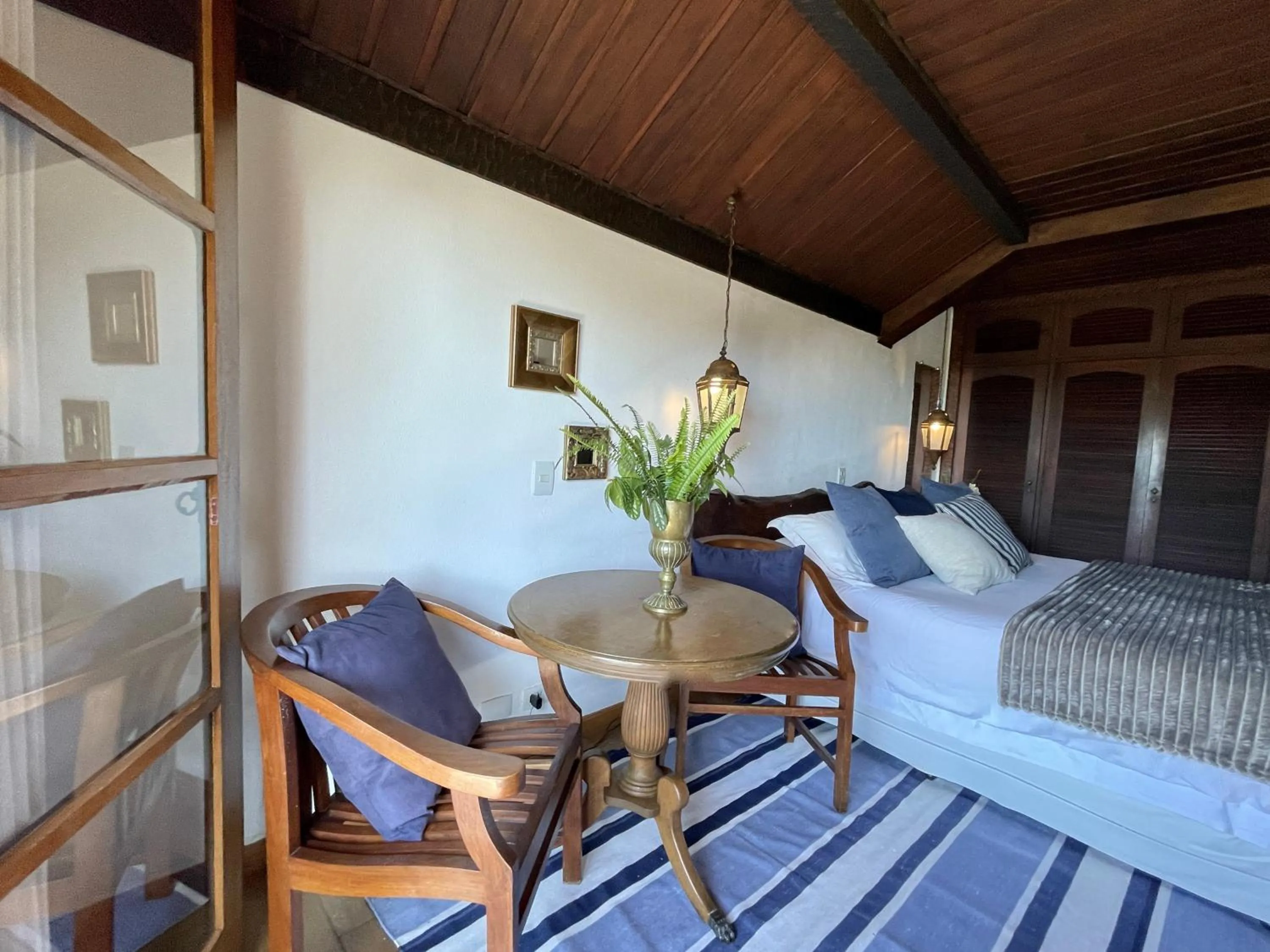 Bedroom, Bed in Alma Hotel