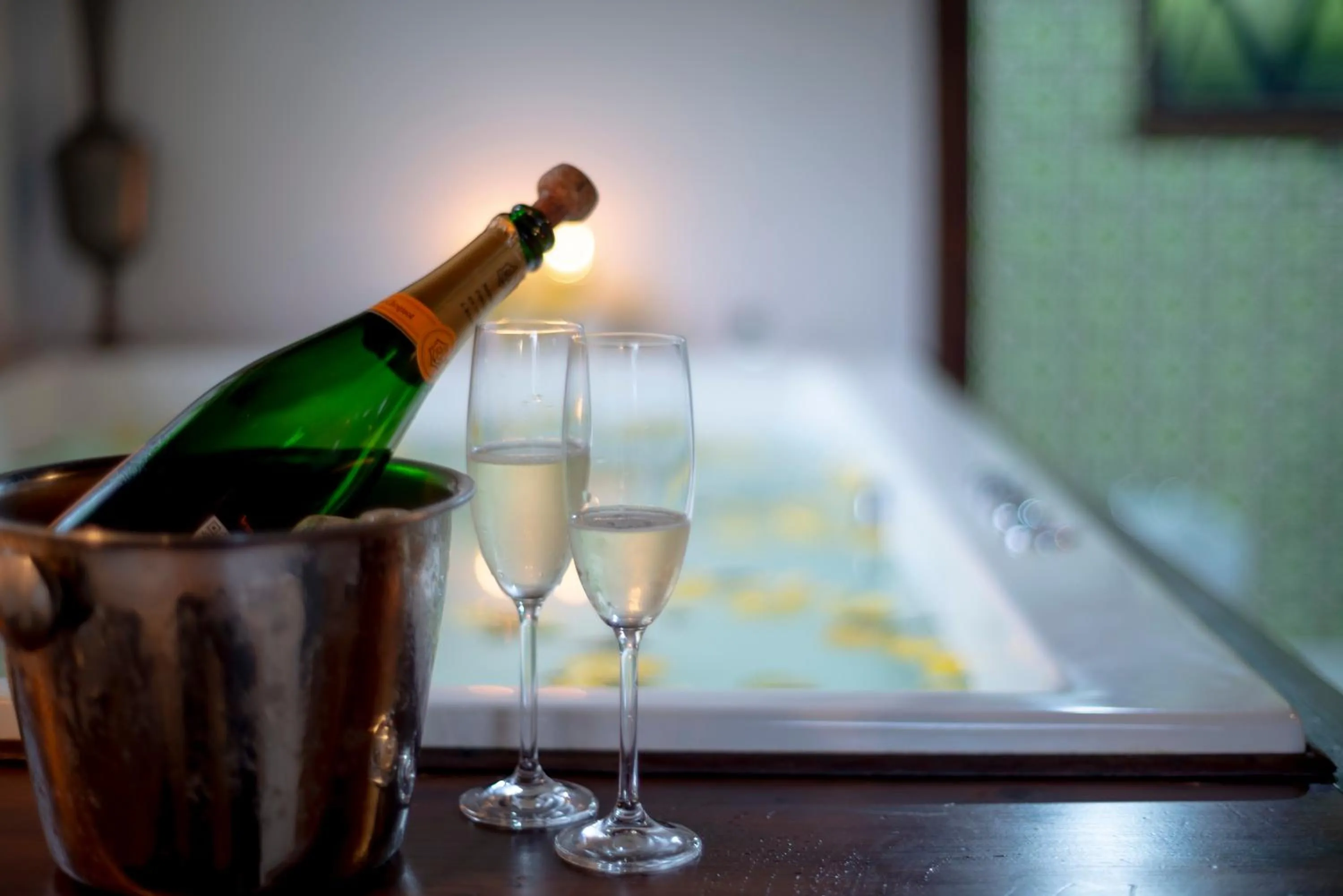 Hot Tub in Alma Hotel