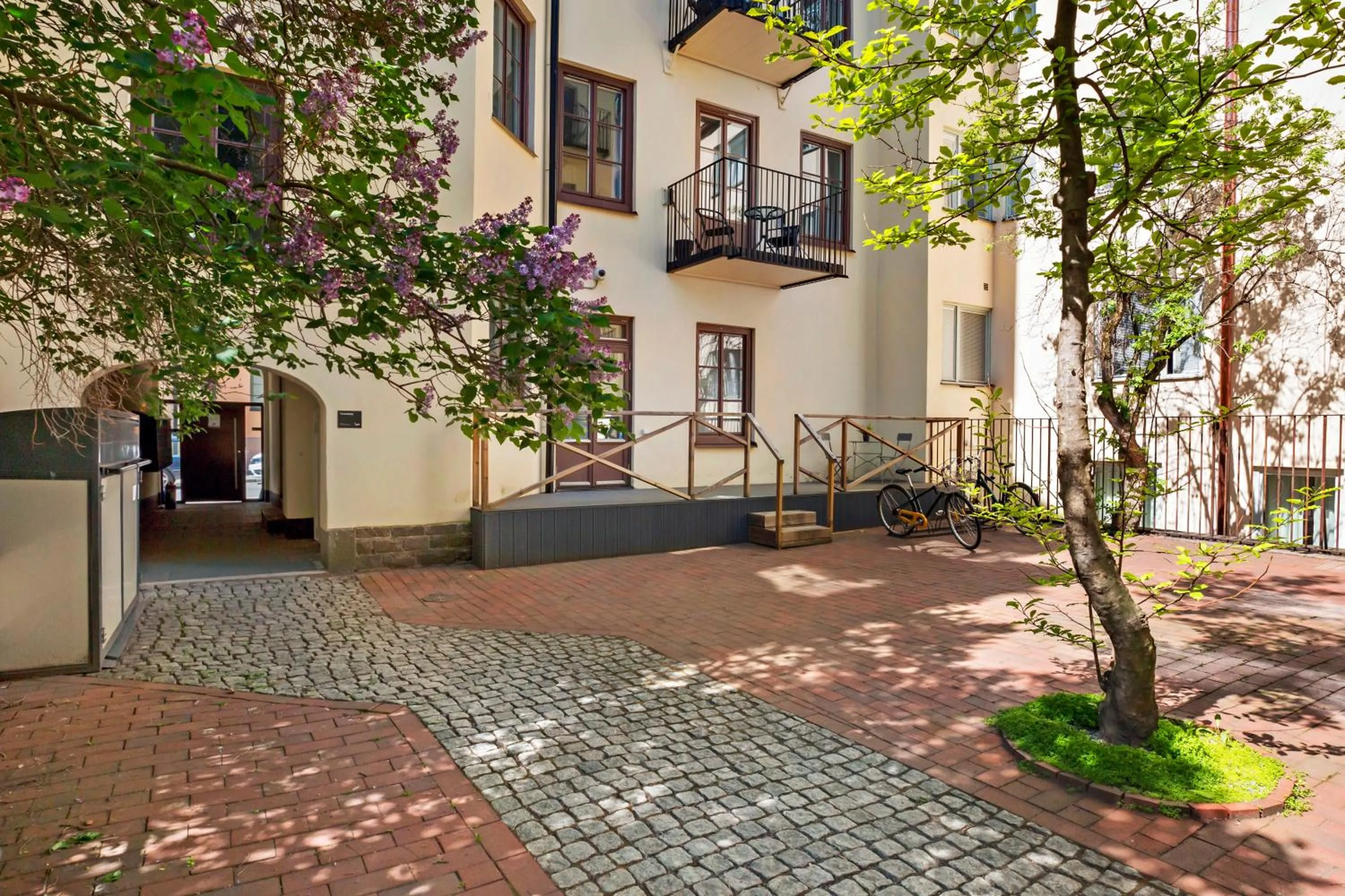 Inner courtyard view in Forenom Apartments Stockholm Johannesgatan