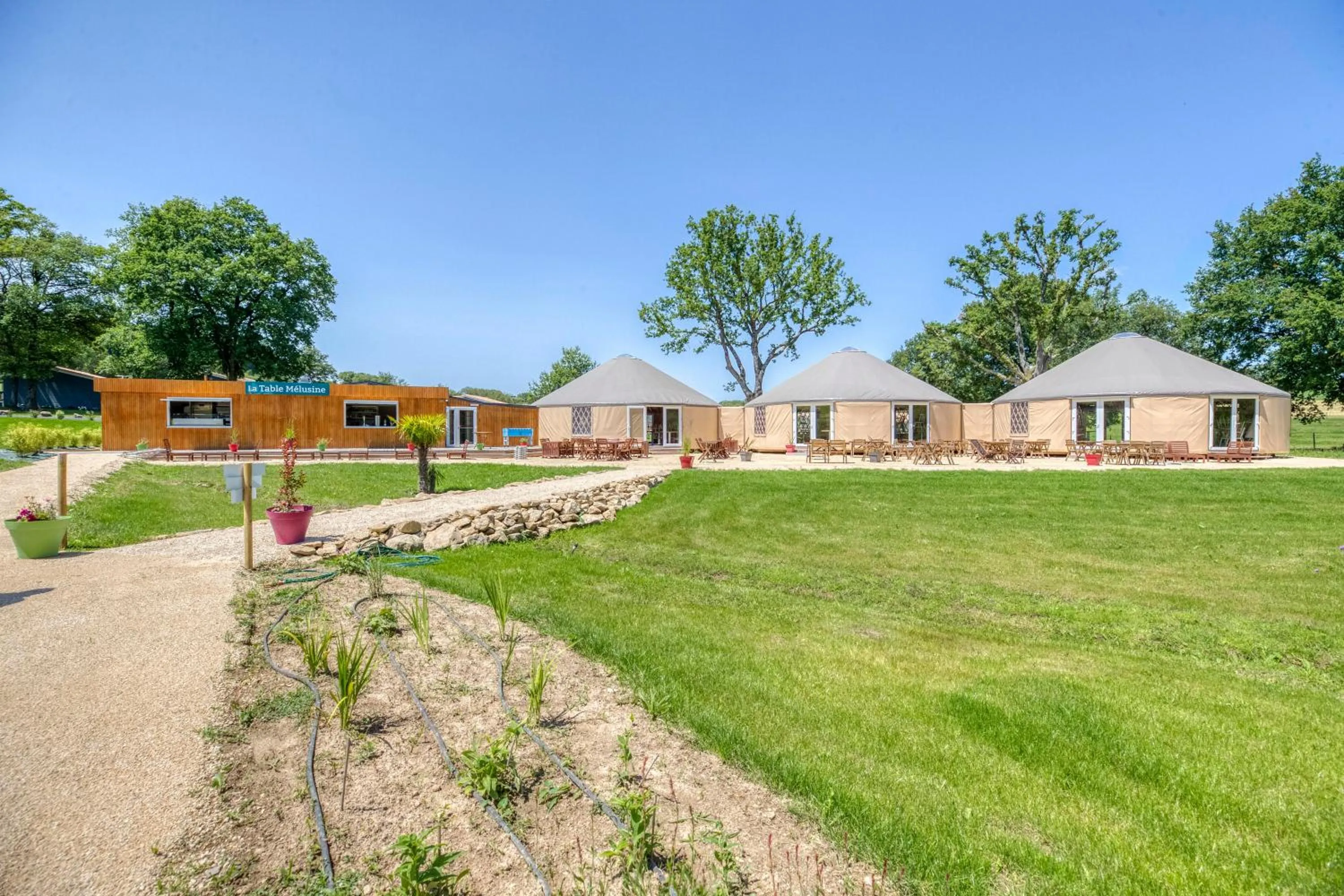 Patio in Domaine Mélusine - à 2km du Puy duFou France !