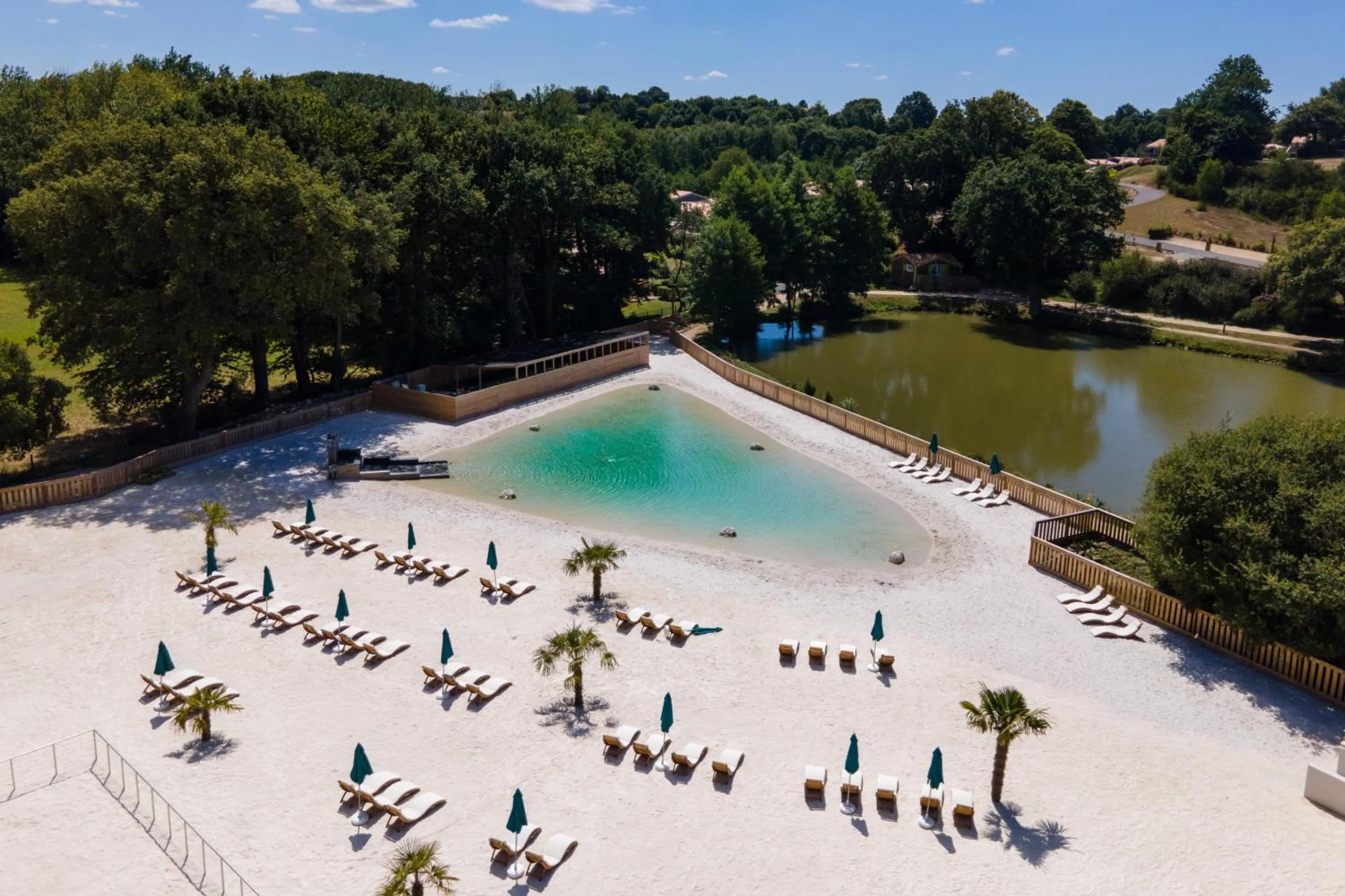Swimming pool in Domaine Mélusine - à 2km du Puy duFou France !