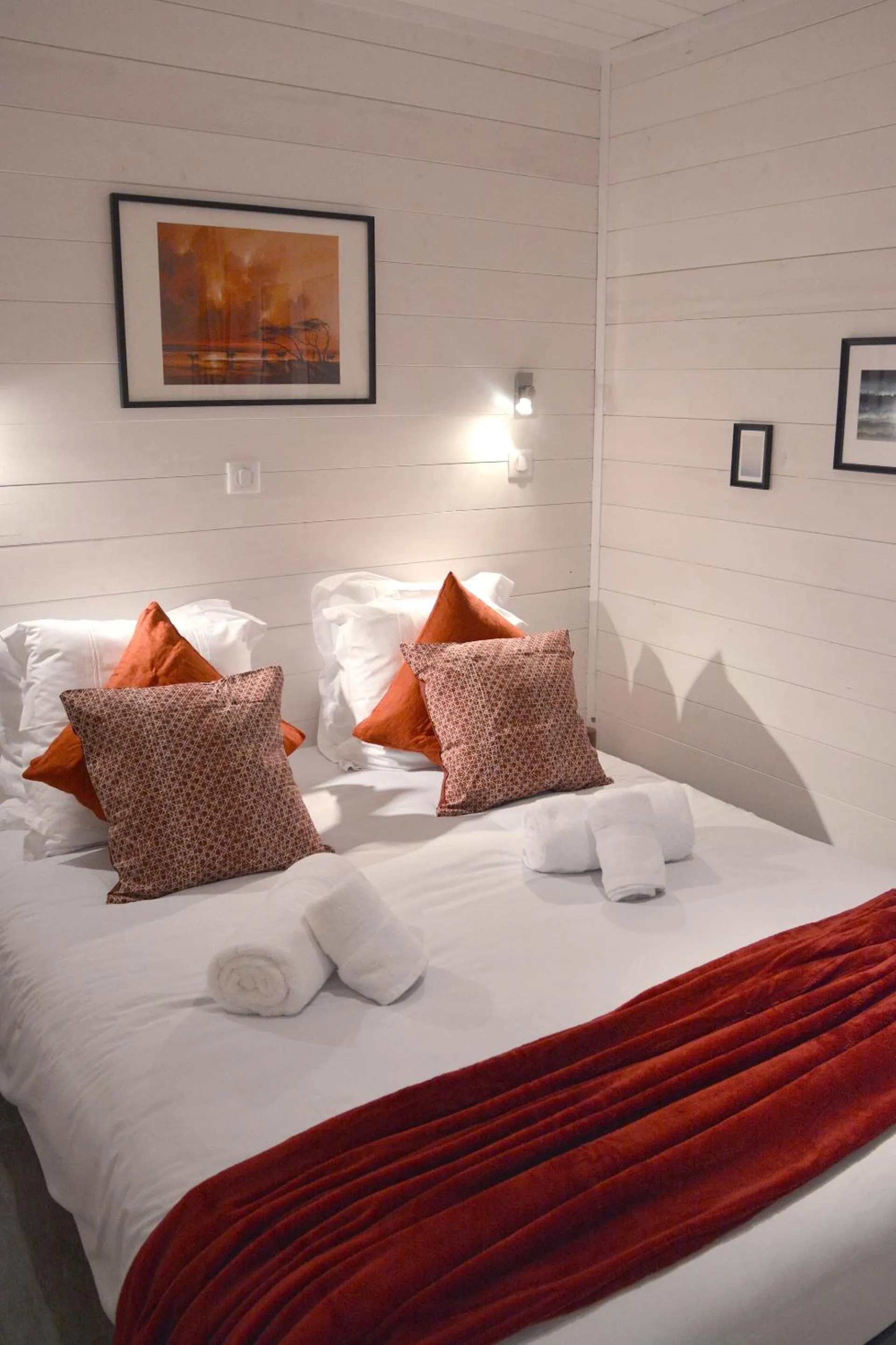 Photo of the whole room, Bed in Domaine Mélusine - à 2km du Puy duFou France !