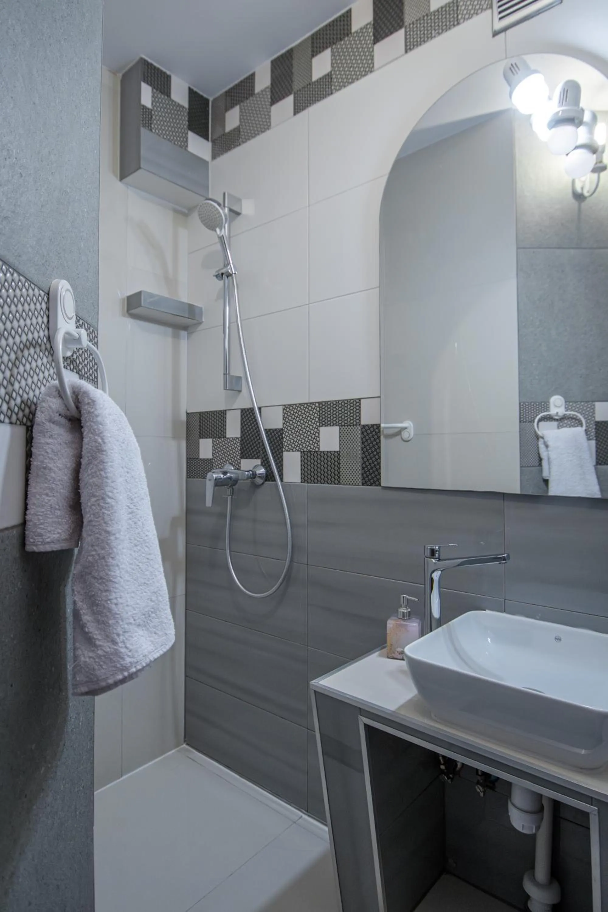 Shower in Villa Asesor