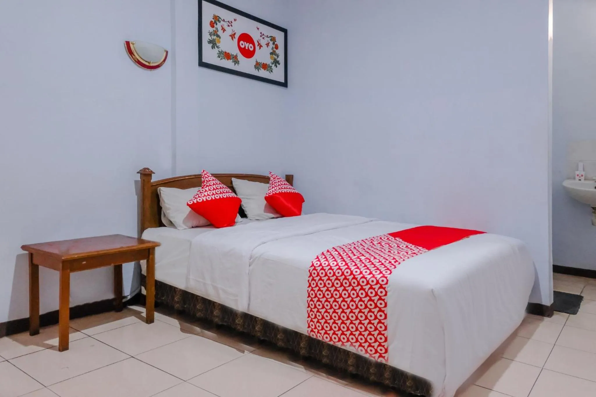 Bedroom, Bed in Hotel O Arjosari Near Plaza Araya Formerly Hotel Nugraha