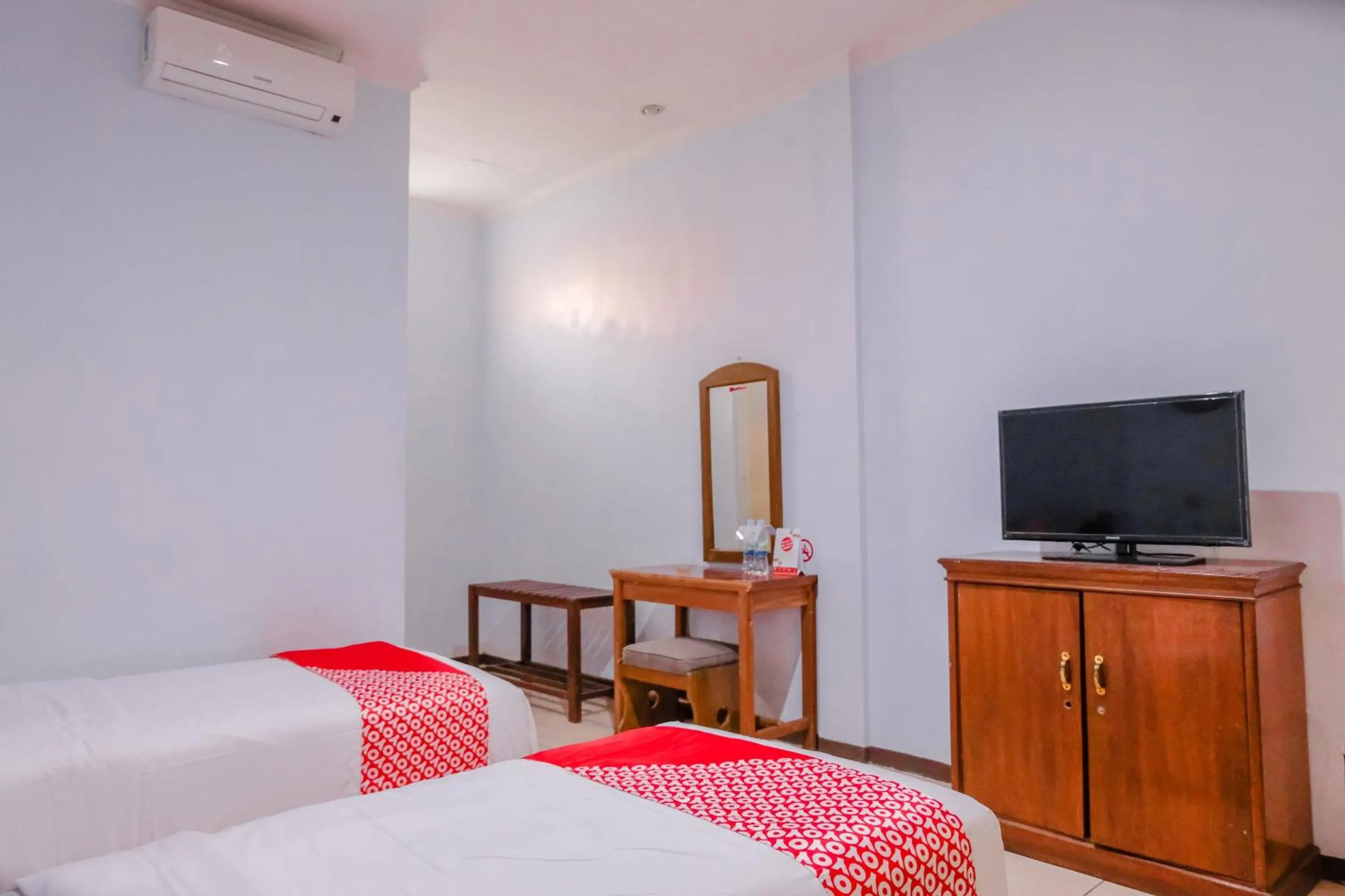 Bedroom, Bed in Hotel O Arjosari Near Plaza Araya Formerly Hotel Nugraha