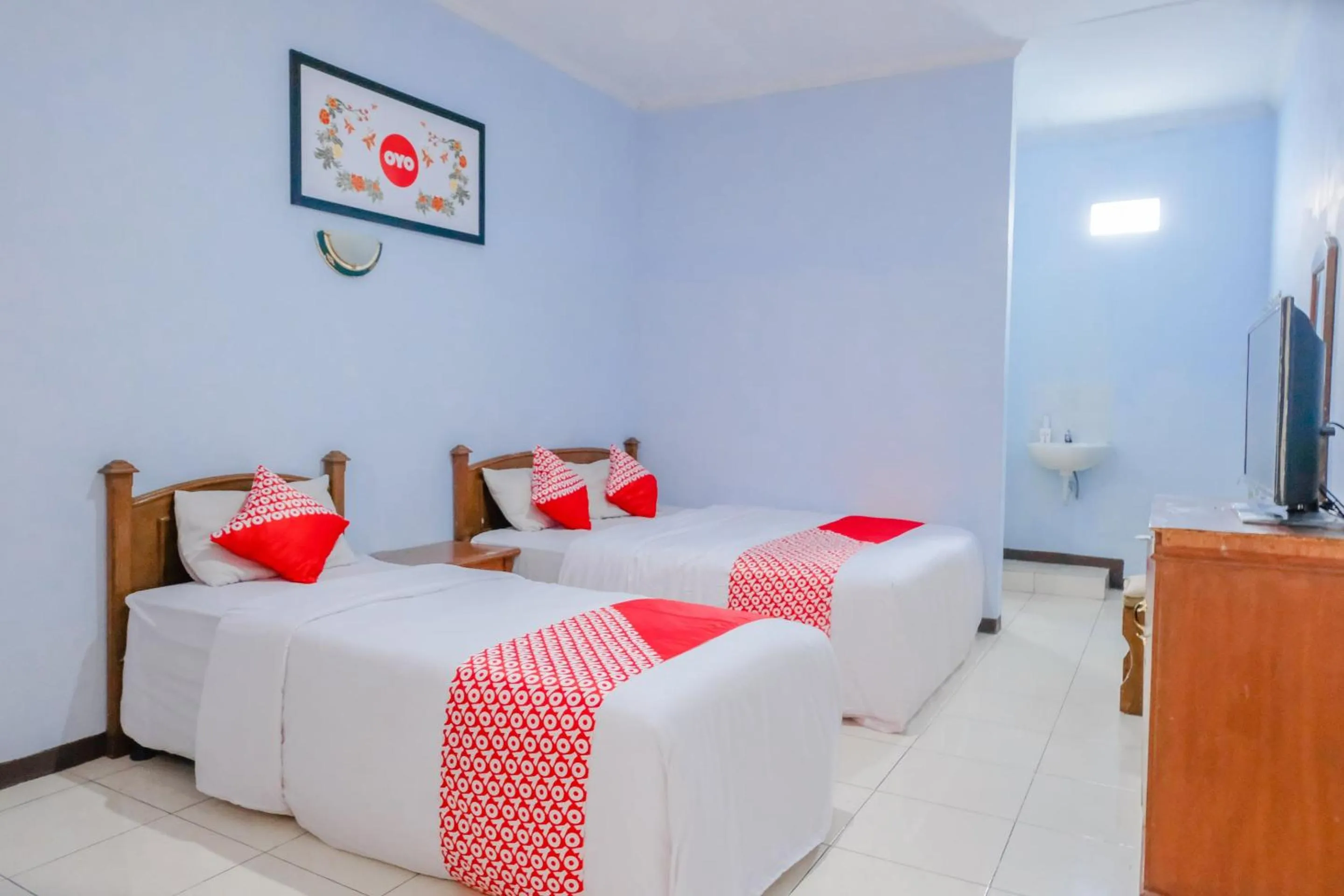 Bedroom, Bed in Hotel O Arjosari Near Plaza Araya Formerly Hotel Nugraha