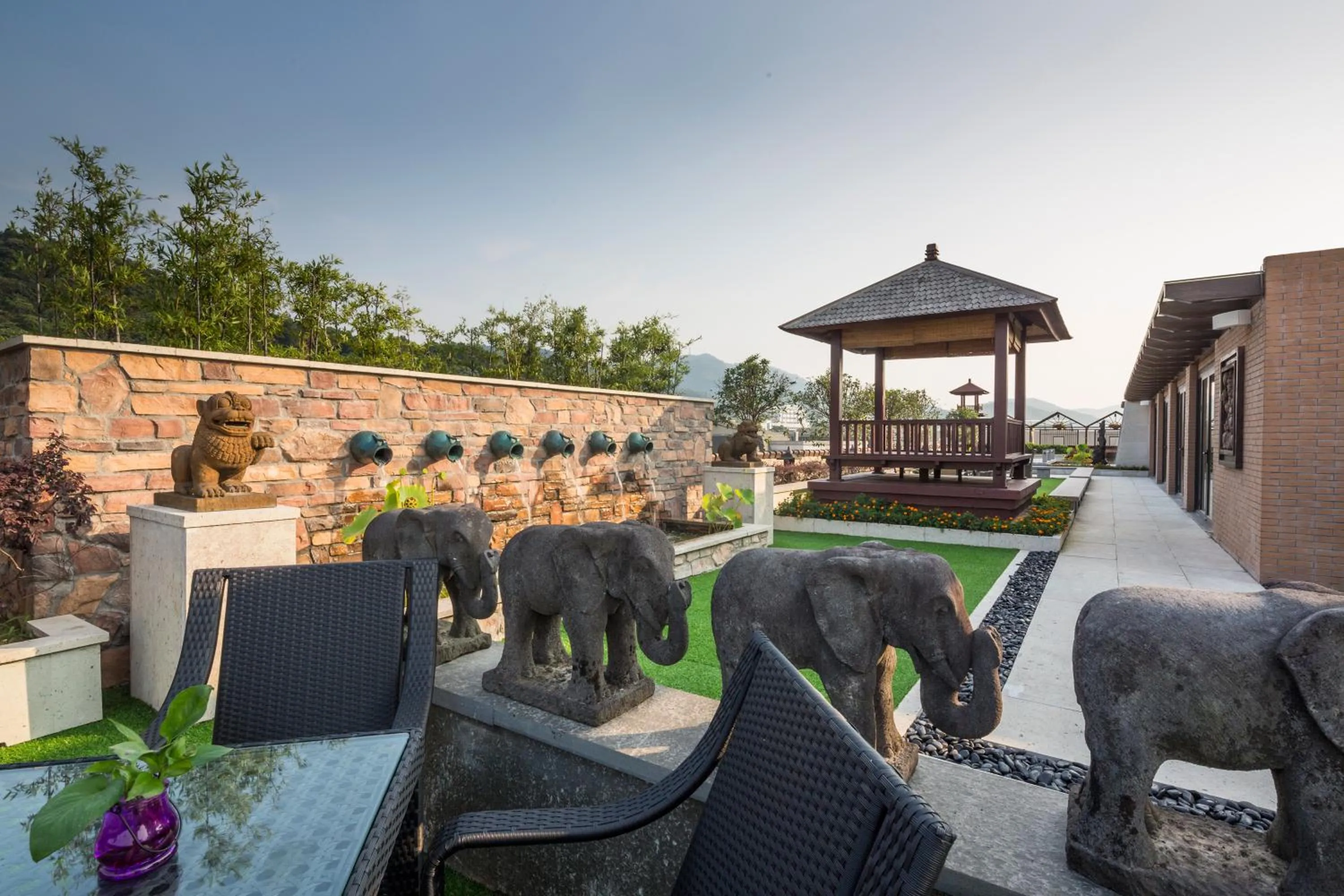 Garden in SSAW Boutique Hotel Hangzhou Xixi Park