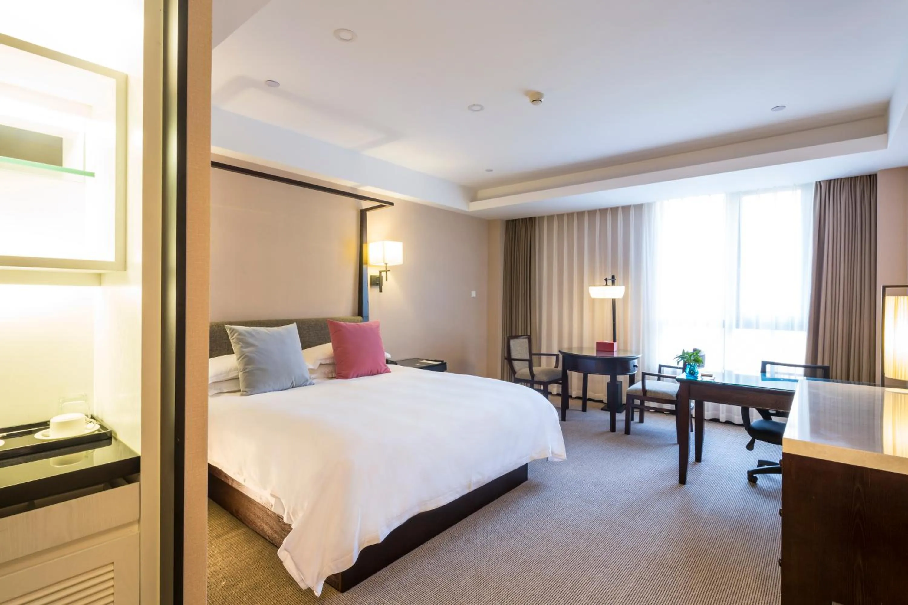 Photo of the whole room, Bed in SSAW Boutique Hotel Hangzhou Xixi Park