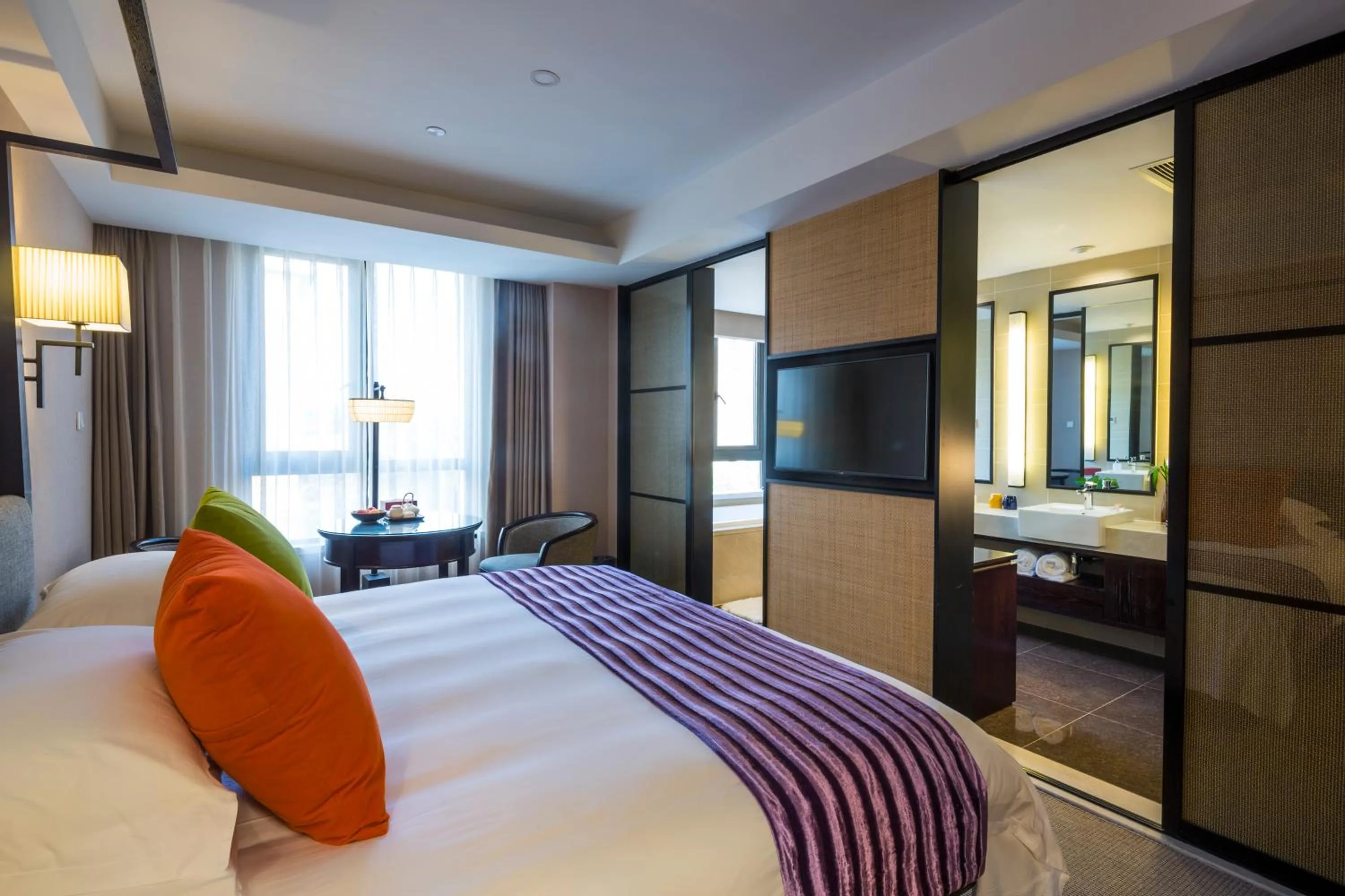 Bed in SSAW Boutique Hotel Hangzhou Xixi Park