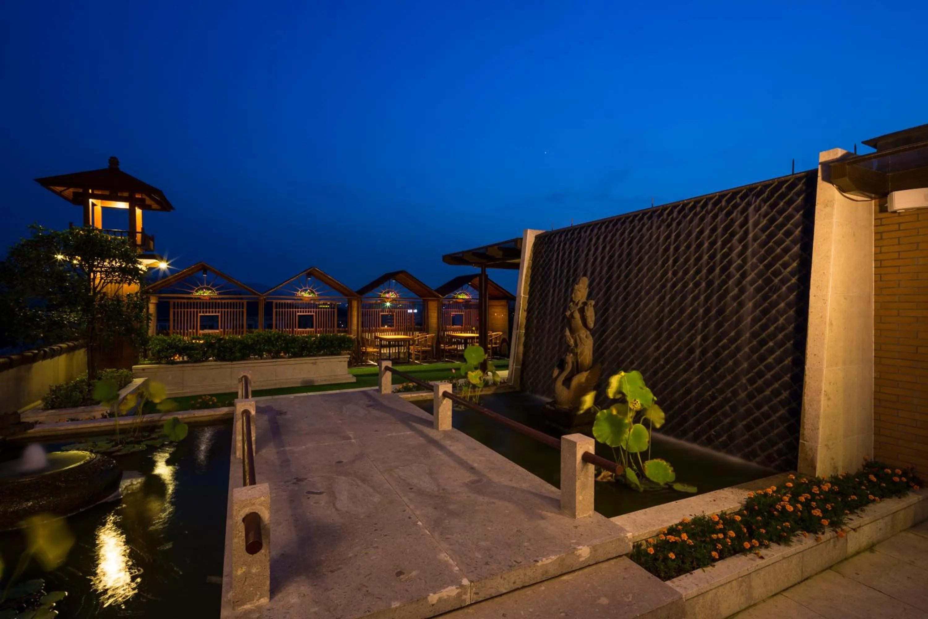 Garden in SSAW Boutique Hotel Hangzhou Xixi Park