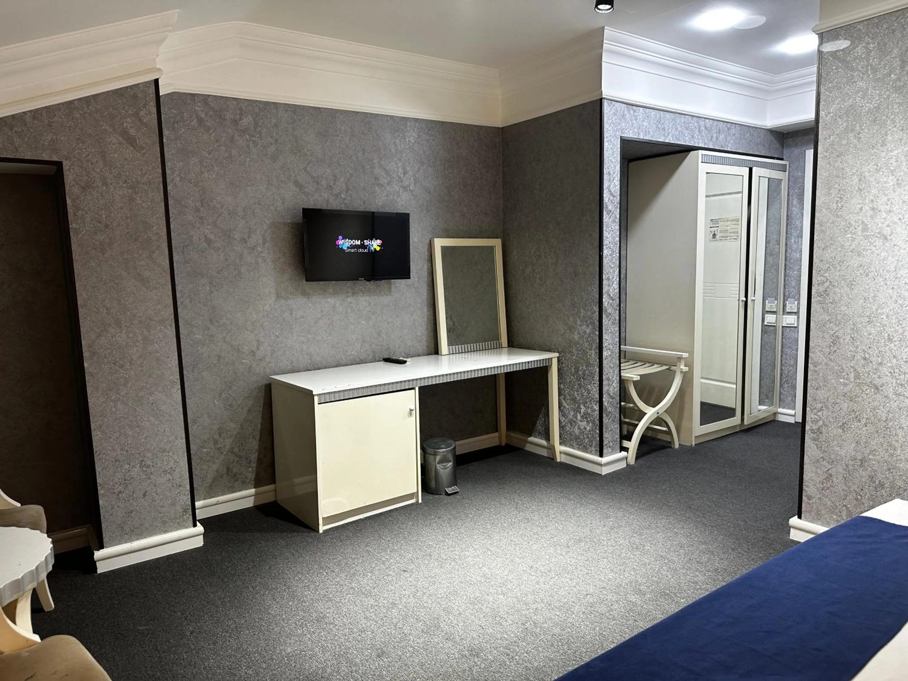 TV and multimedia in Amber Hotel