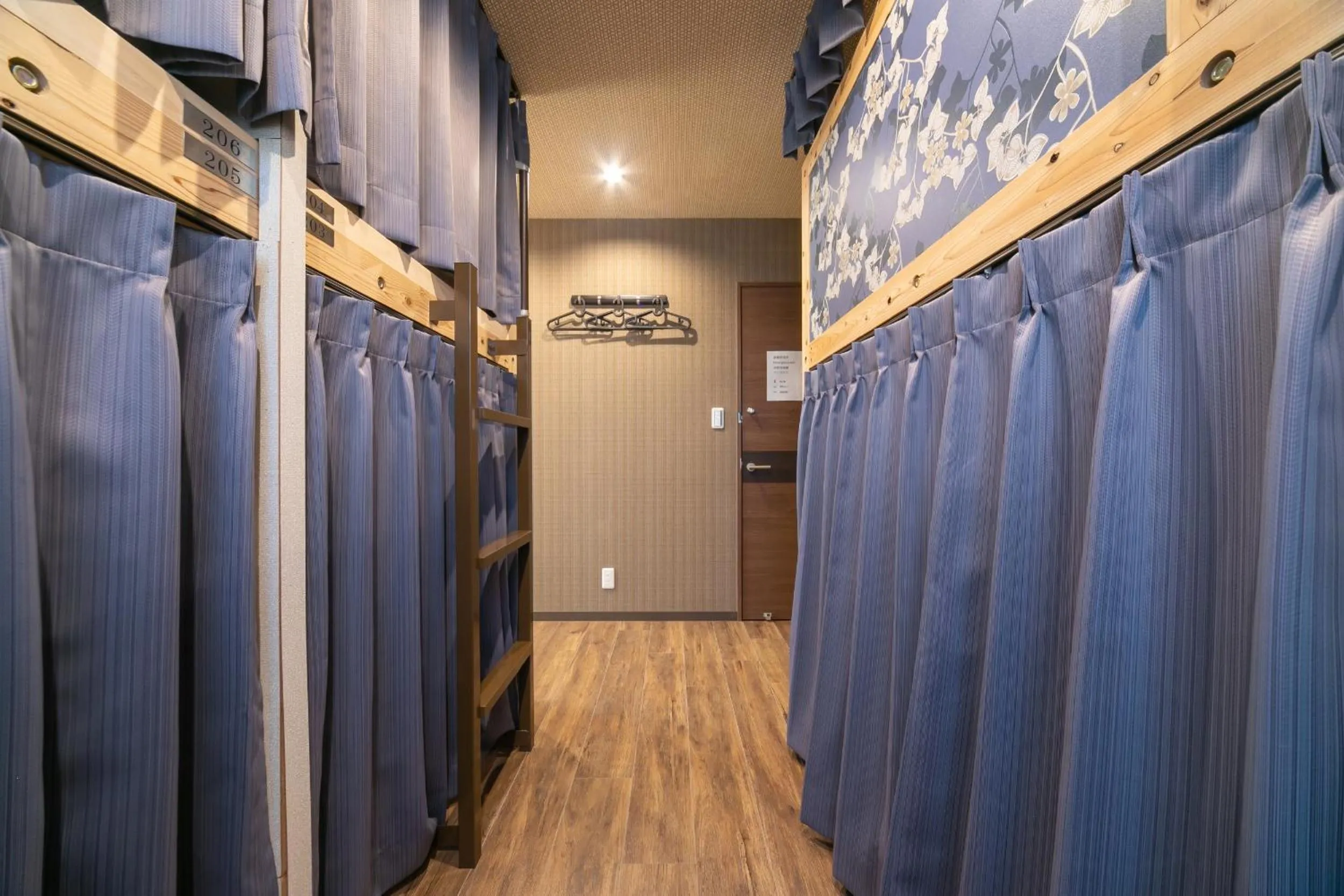 bunk bed in IKIDANE Cozy Hotel Haneda Airport