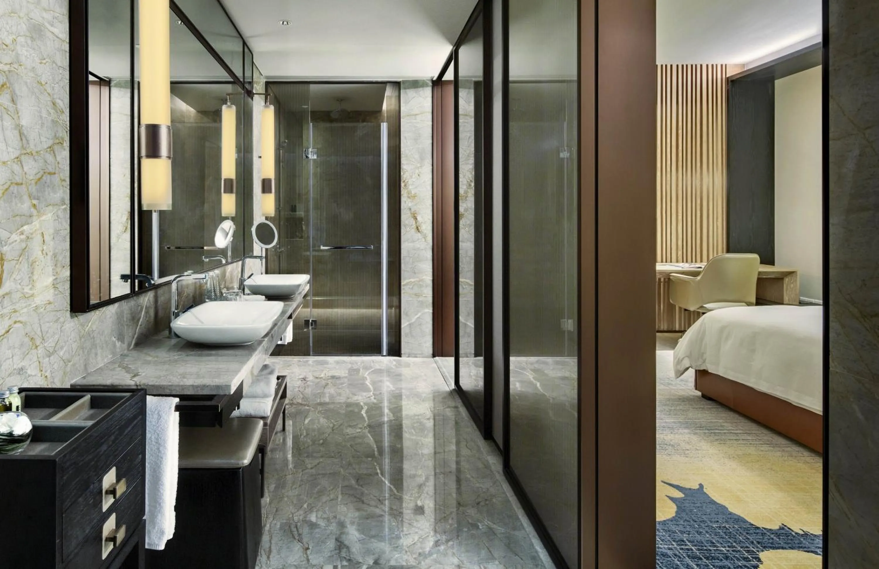 Bathroom, Bed in InterContinental Zhuhai by IHG