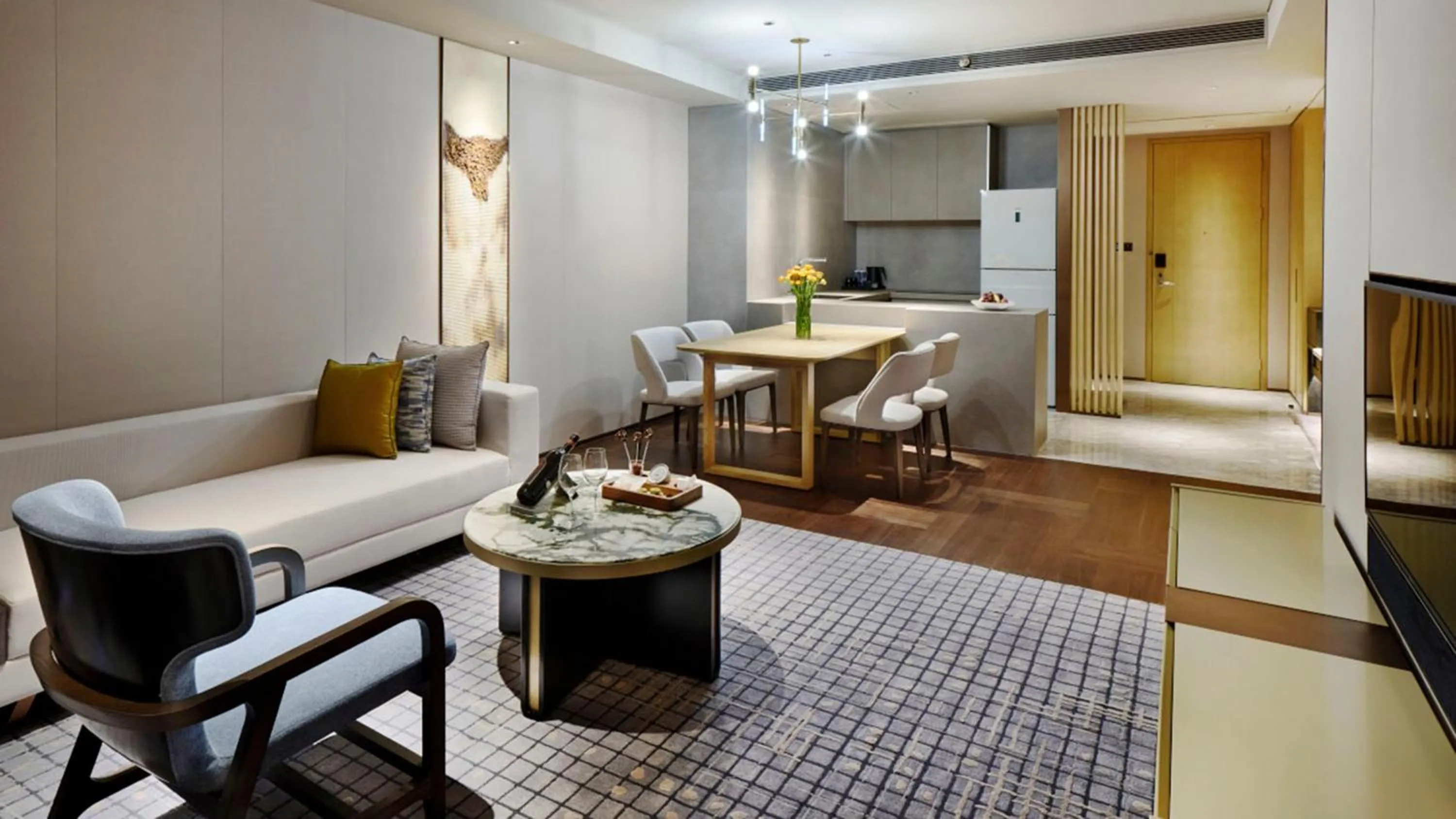 Photo of the whole room in InterContinental Zhuhai by IHG