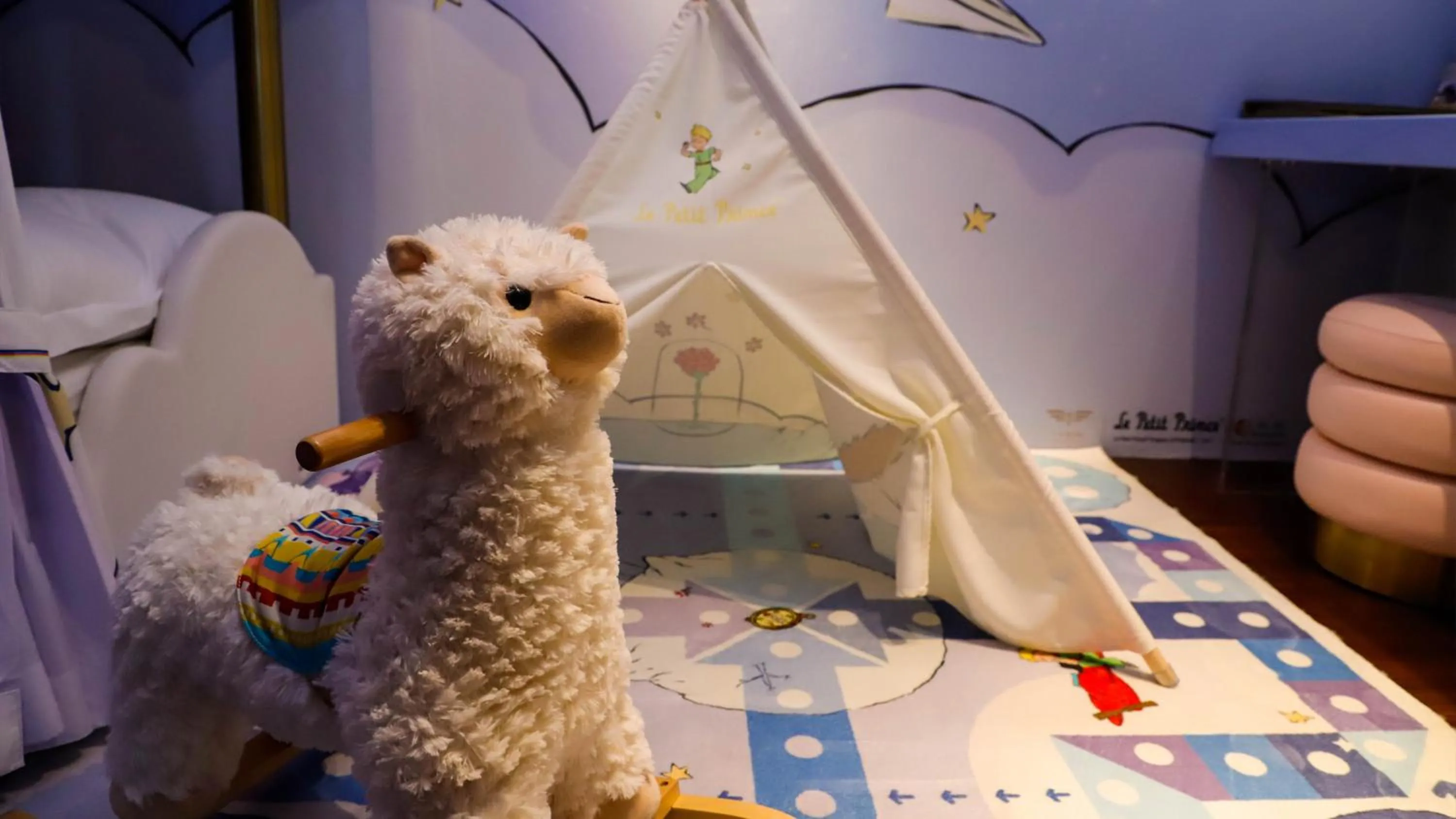 Photo of the whole room in InterContinental Zhuhai by IHG