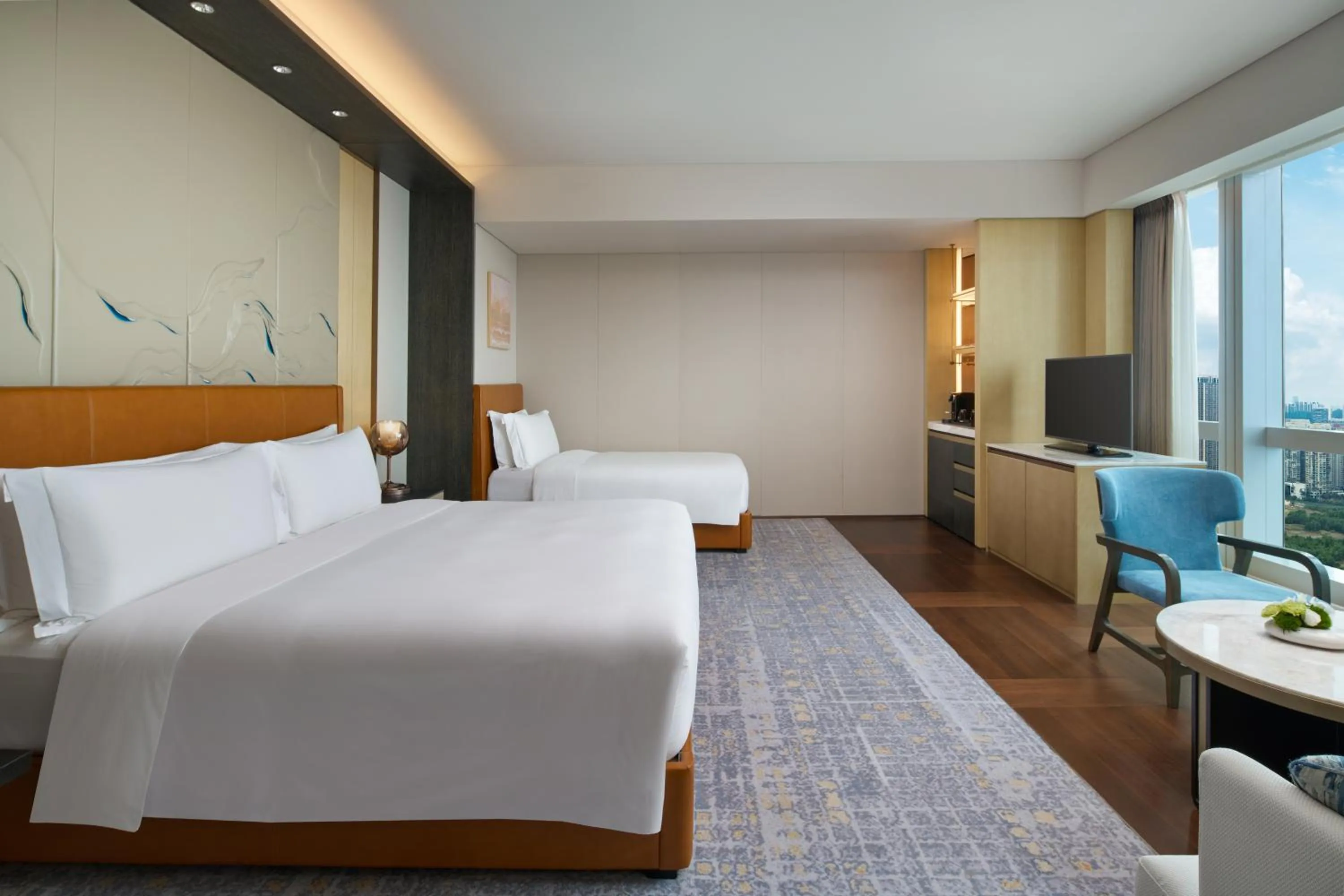 Photo of the whole room, Bed in InterContinental Zhuhai by IHG