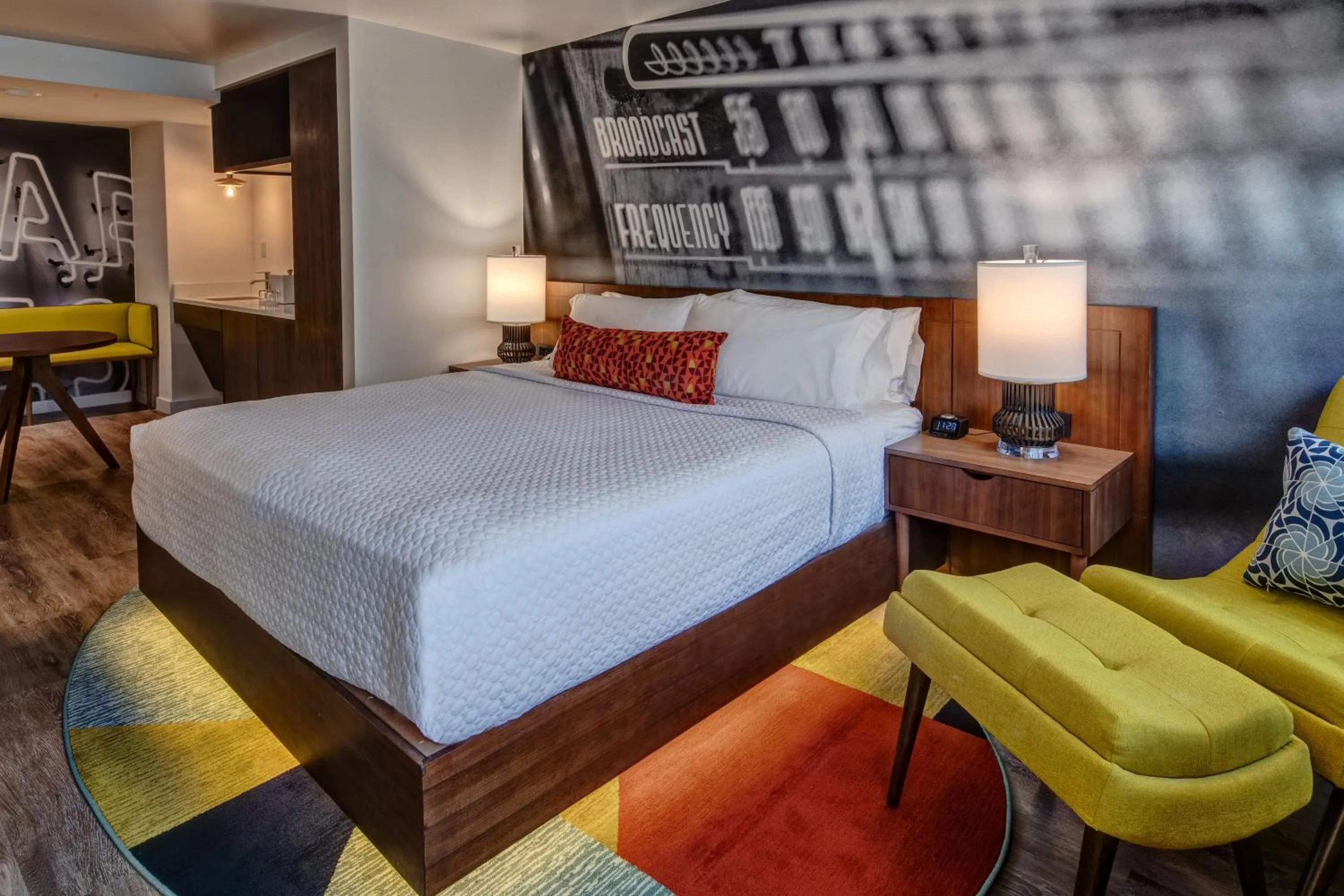 Photo of the whole room, Bed in Hotel Indigo - Memphis Downtown by IHG