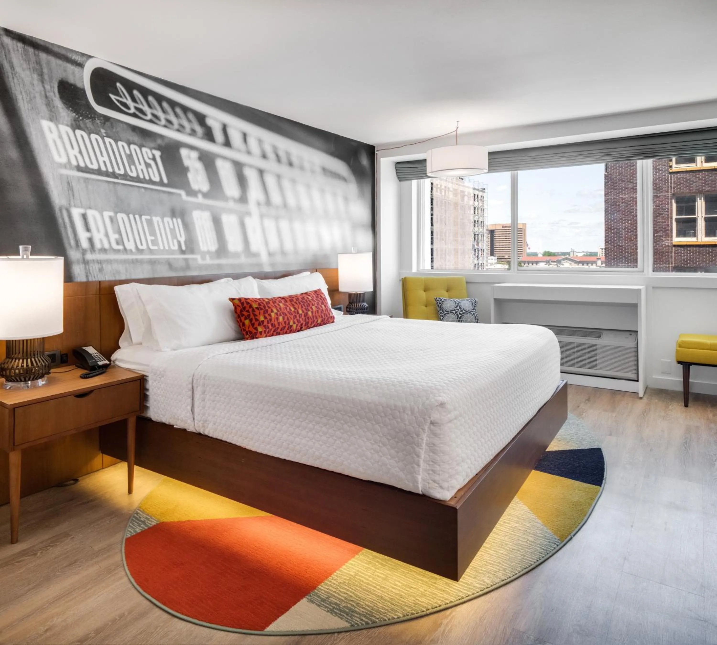 Photo of the whole room, Bed in Hotel Indigo - Memphis Downtown by IHG