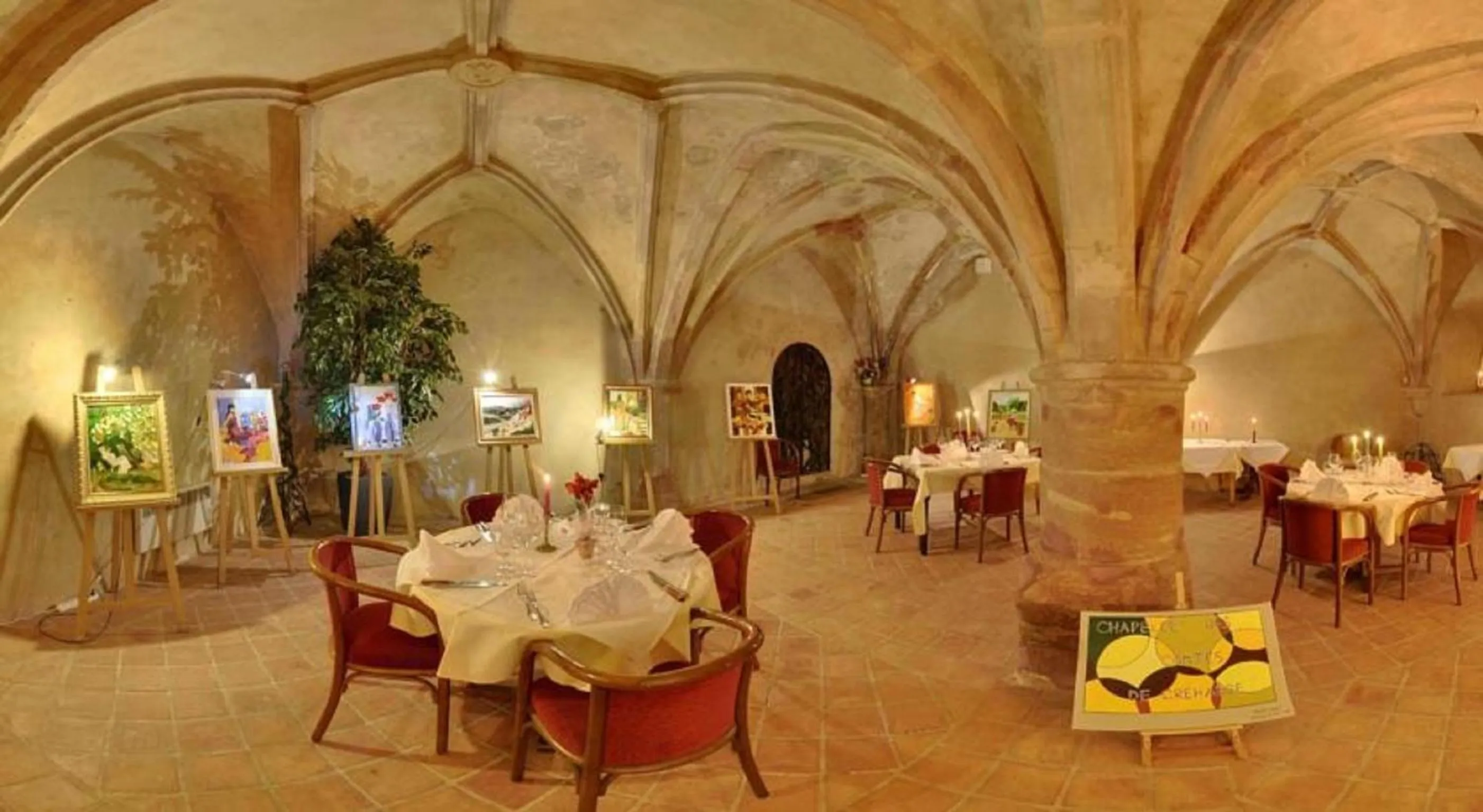 Area and facilities in Logis Hotel de Paris