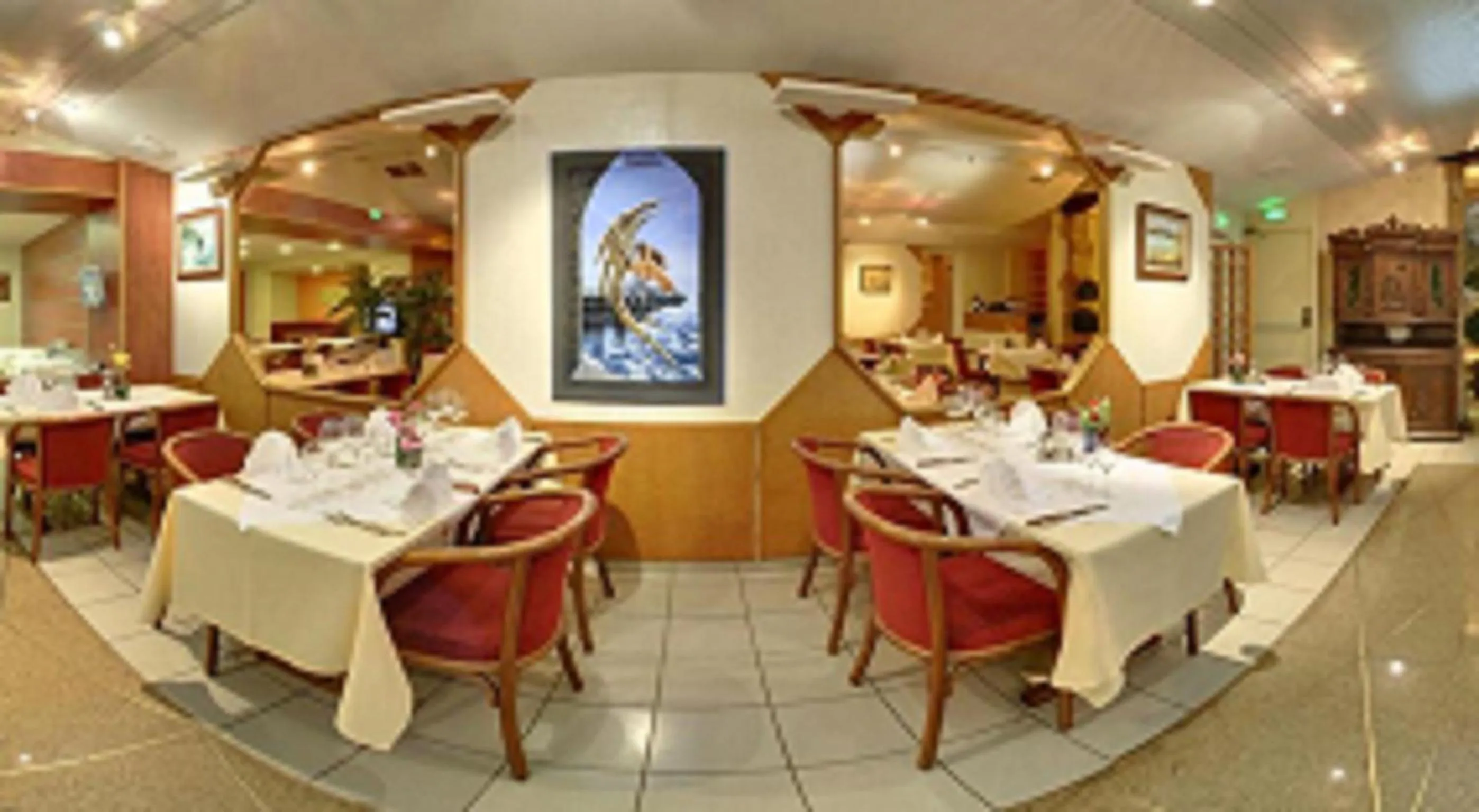 Restaurant/places to eat in Logis Hotel de Paris