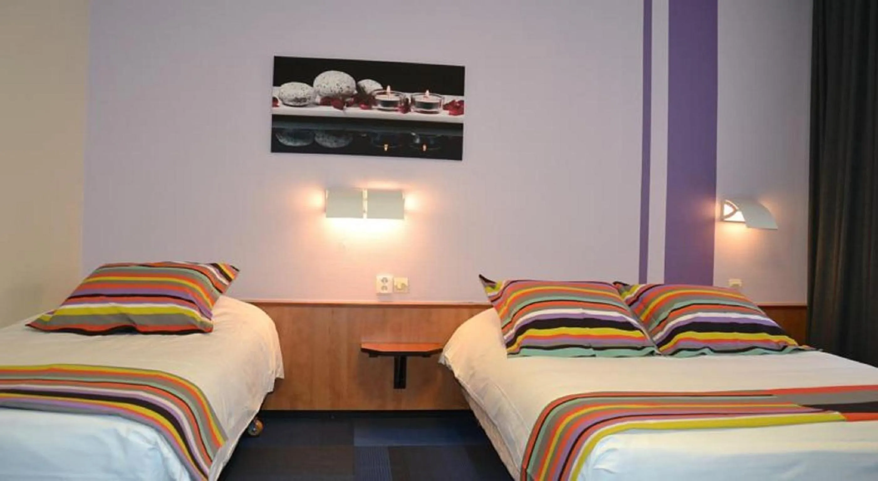 Bedroom, Bed in Logis Hotel de Paris