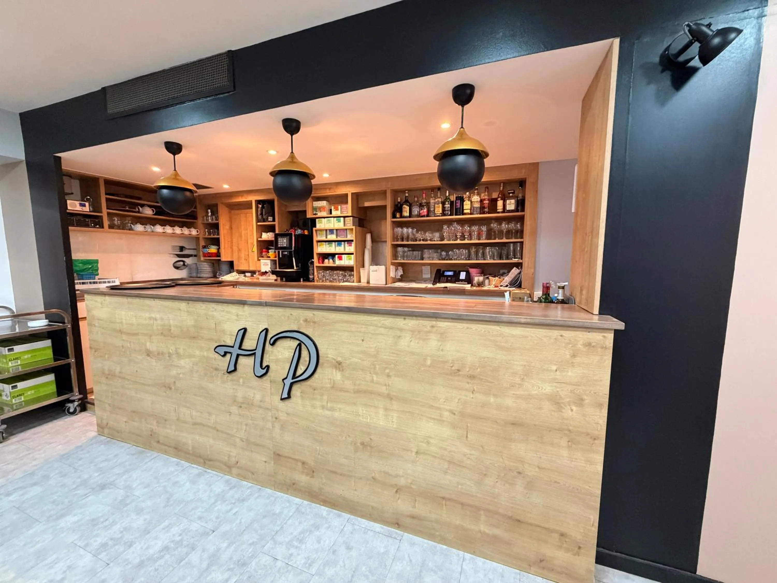 Lounge or bar in Logis Hôtel de Paris - Restaurant - Pâtisserie